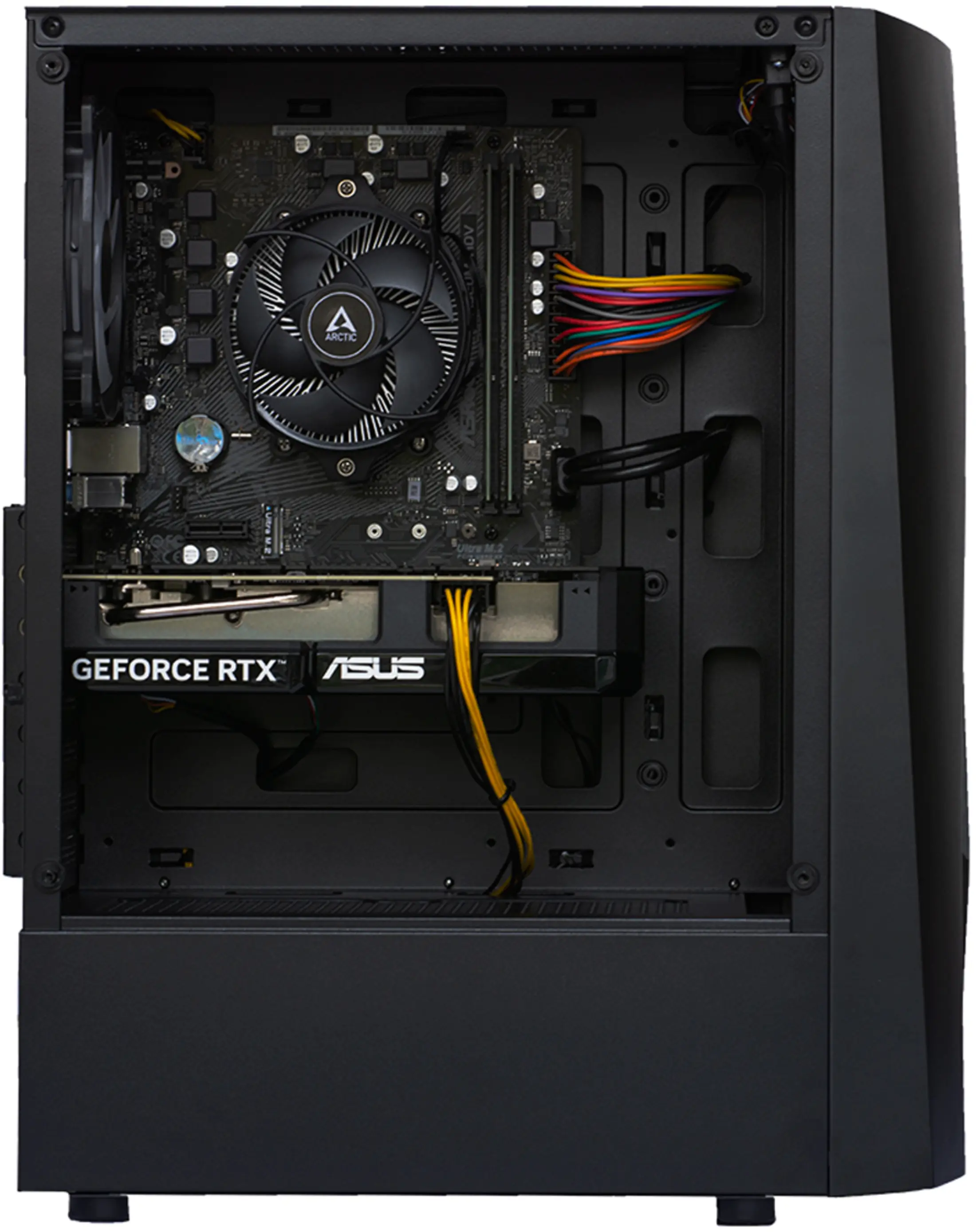 Een open zwarte computertoren met zichtbare interne componenten: moederbord, ventilator en grafische kaart.