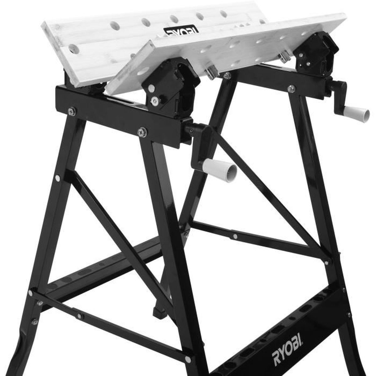 Eine schwarze Metallwerkbank von Ryobi mit weißer Holzplatte und verstellbaren Klemmen.