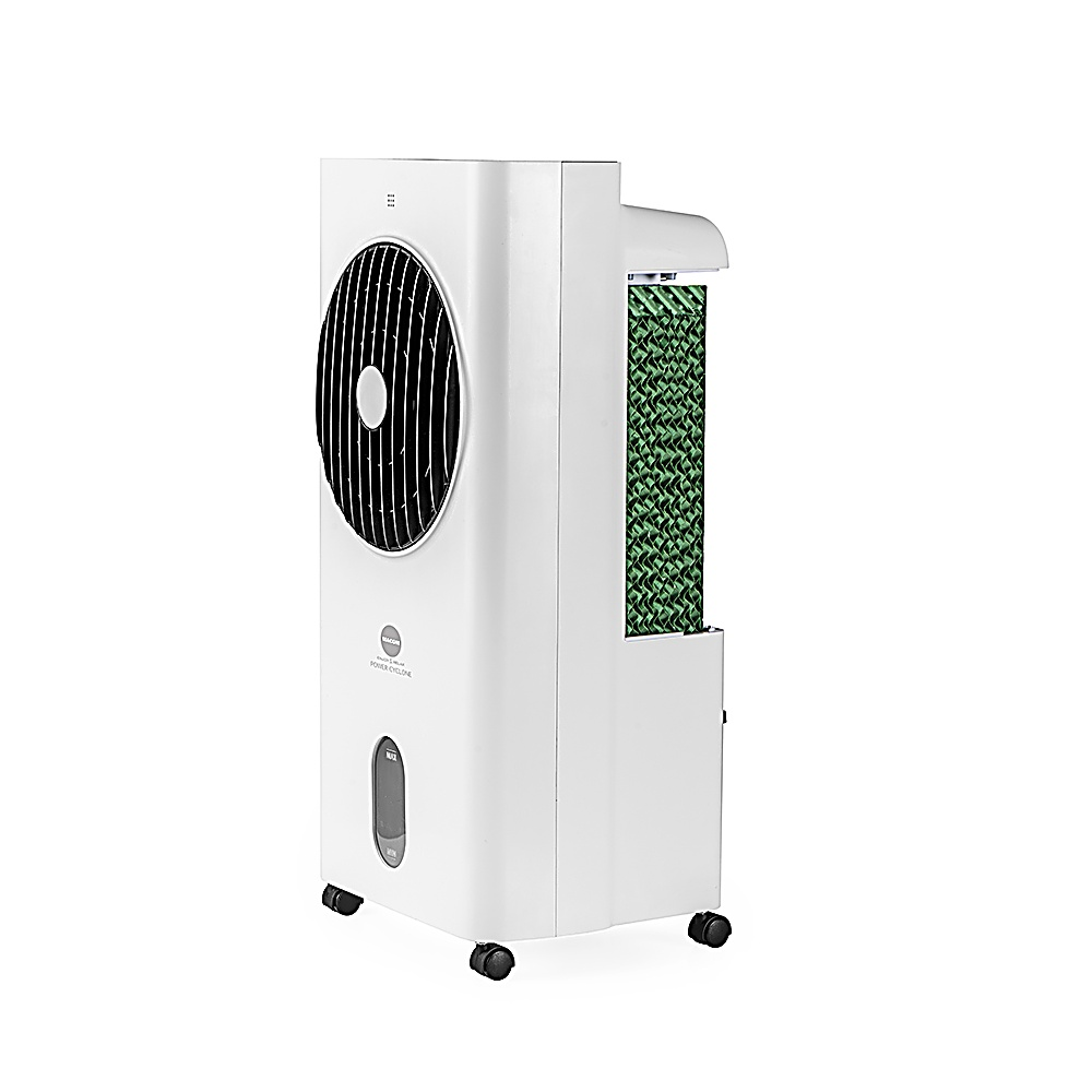 Un enfriador de aire blanco con rejilla de ventilador al frente y almohadillas verdes al lado.