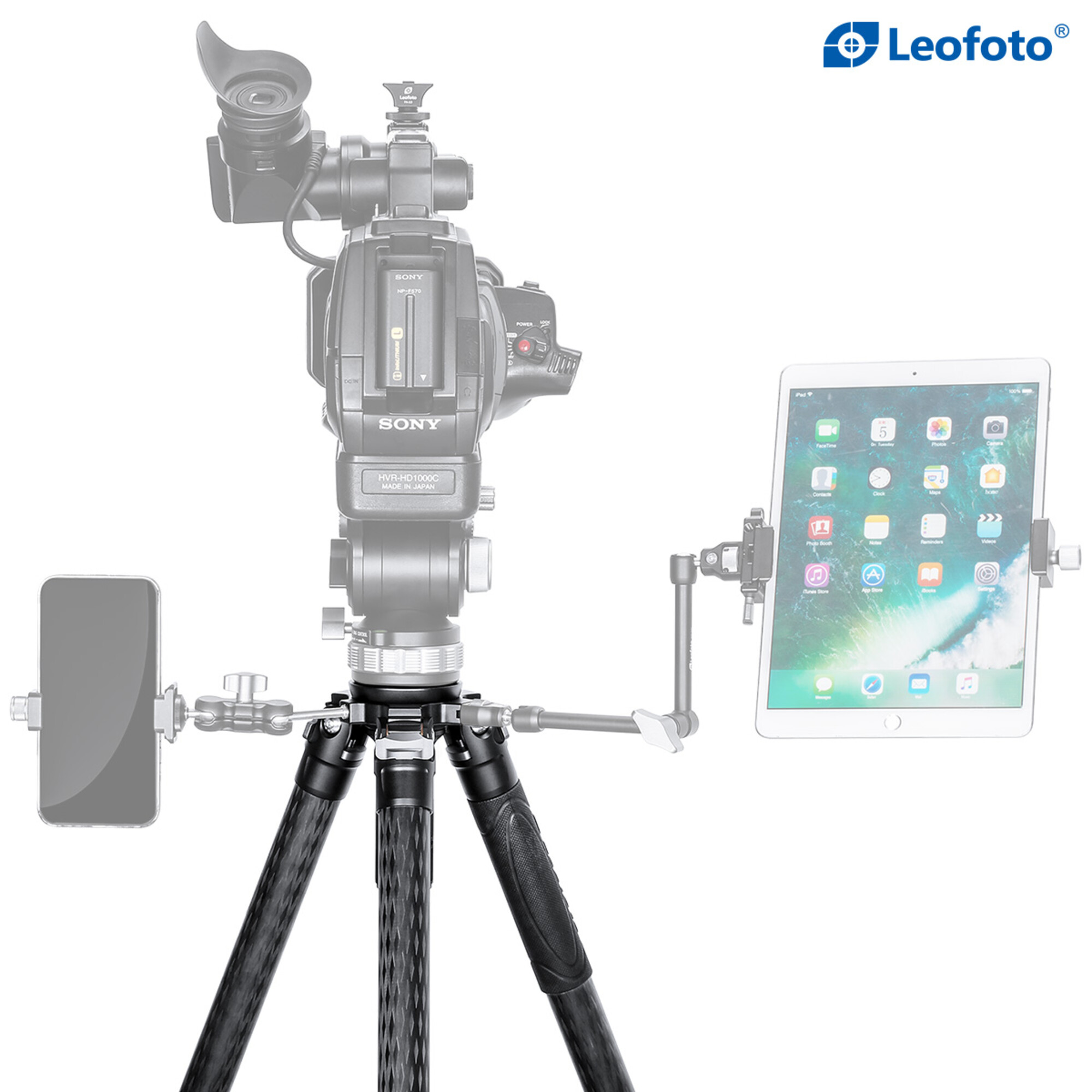 Eine Sony-Kamera mit einem Stativ, Tablet und Smartphone.