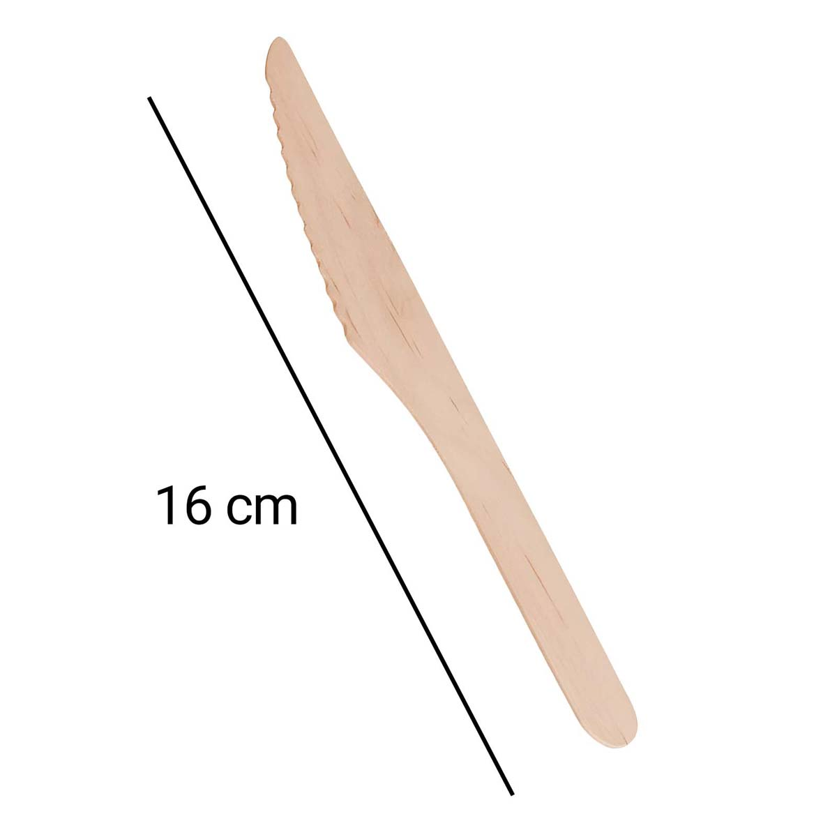 Un coltello di legno con bordo seghettato giace su sfondo bianco.