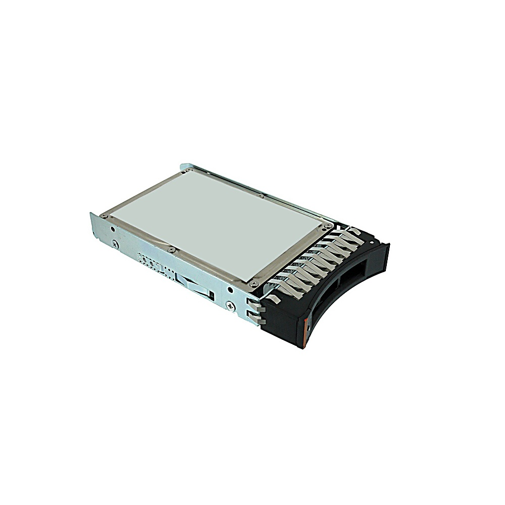 Un SSD argentato con connettore nero su sfondo bianco.