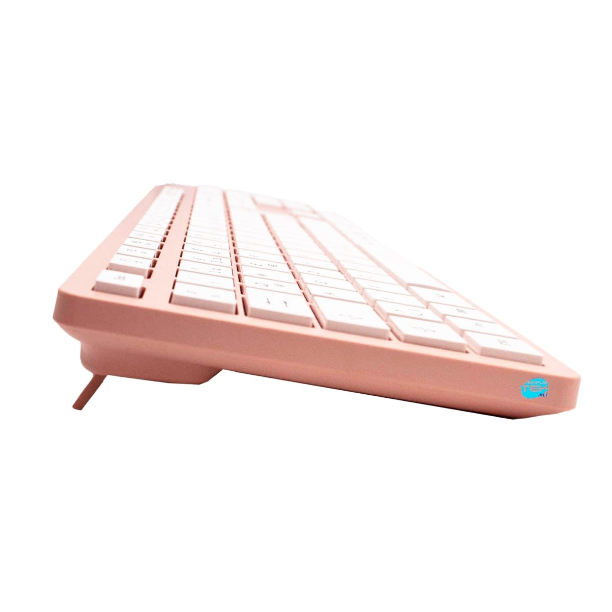 Una tastiera wireless rosa con tasti bianchi su sfondo bianco. È visibile un cavalletto.