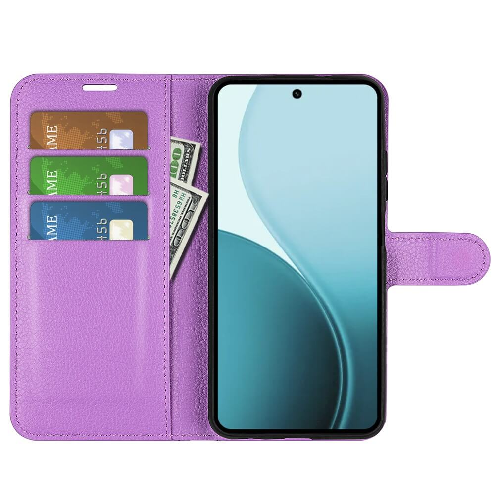 Étui portefeuille violet pour téléphone avec cartes de crédit et argent liquide à l'intérieur. Ouvert.