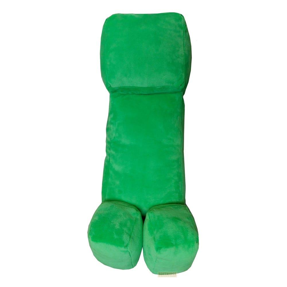 Ein plüschiges grünes Minecraft Creeper-Kissen steht aufrecht auf weißem Grund.