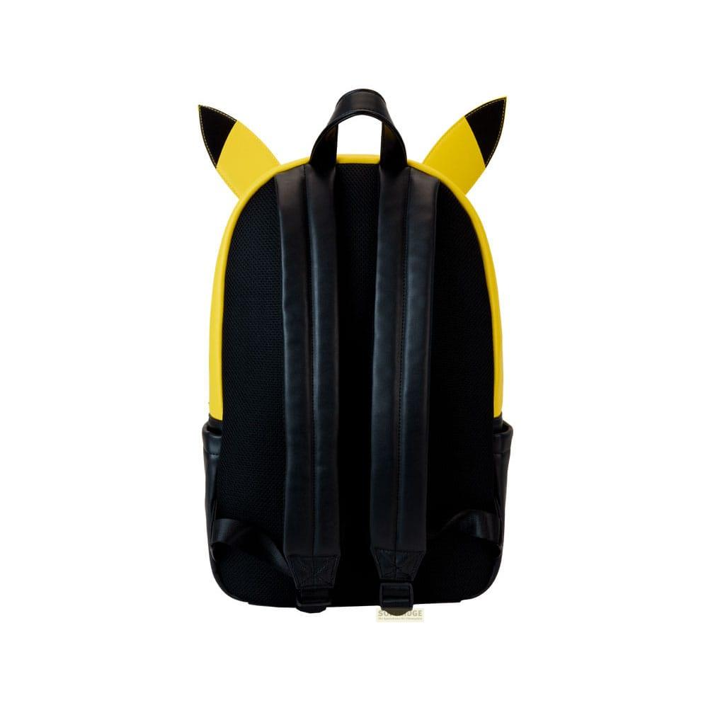 Una mochila negra con orejas y ribetes amarillos de Pikachu, vista de espaldas.