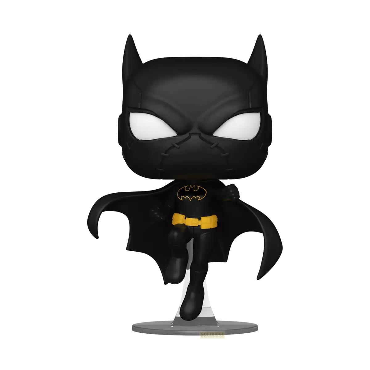 Funko Pop negro de Batman con cinturón amarillo y ojos blancos, sobre un soporte transparente.