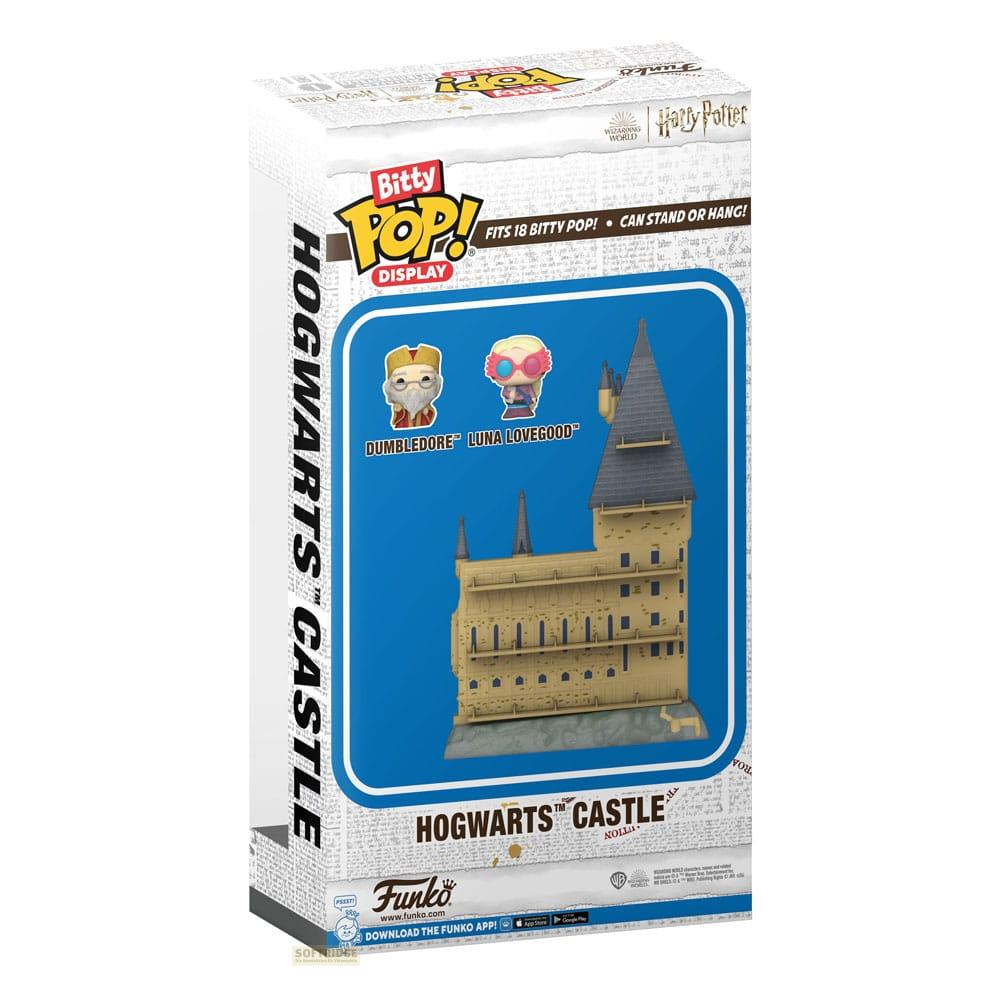 Funko Harry Potter Hogwarts Schloss Display mit Dumbledore und Luna Lovegood Figuren.