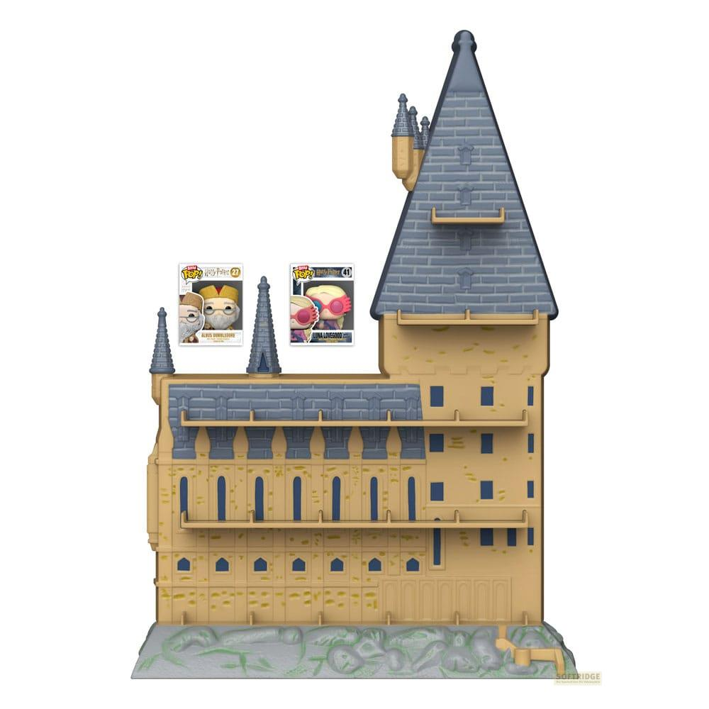 Harry Potter Hogwarts Schloss Modell mit zwei Funko Pop Figuren.