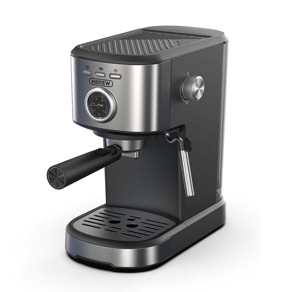 Una cafetera HIBREW negra y plateada con portafiltro y manómetro.