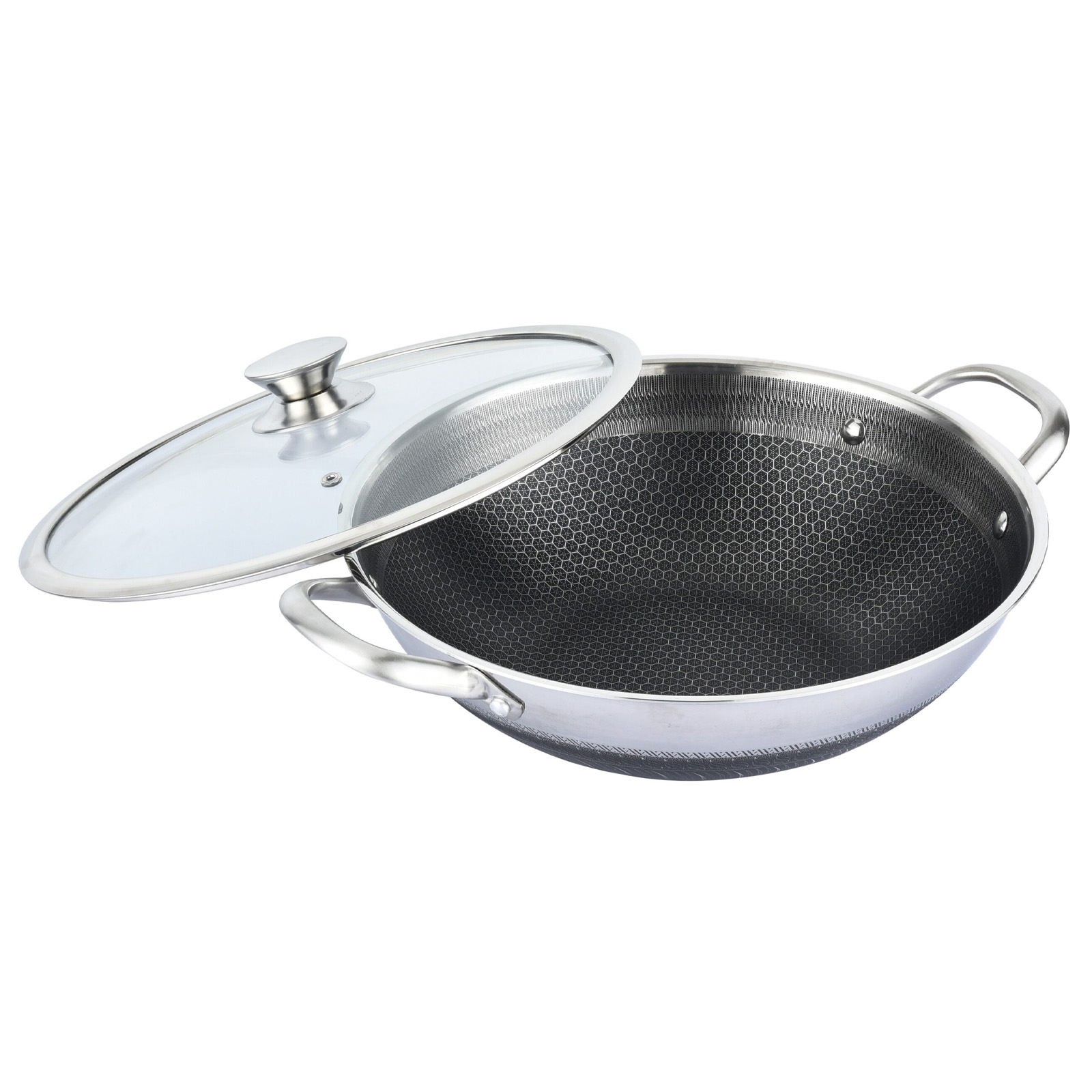 Ein silberner Wok mit Glasdeckel, der offen auf der Seite liegt.