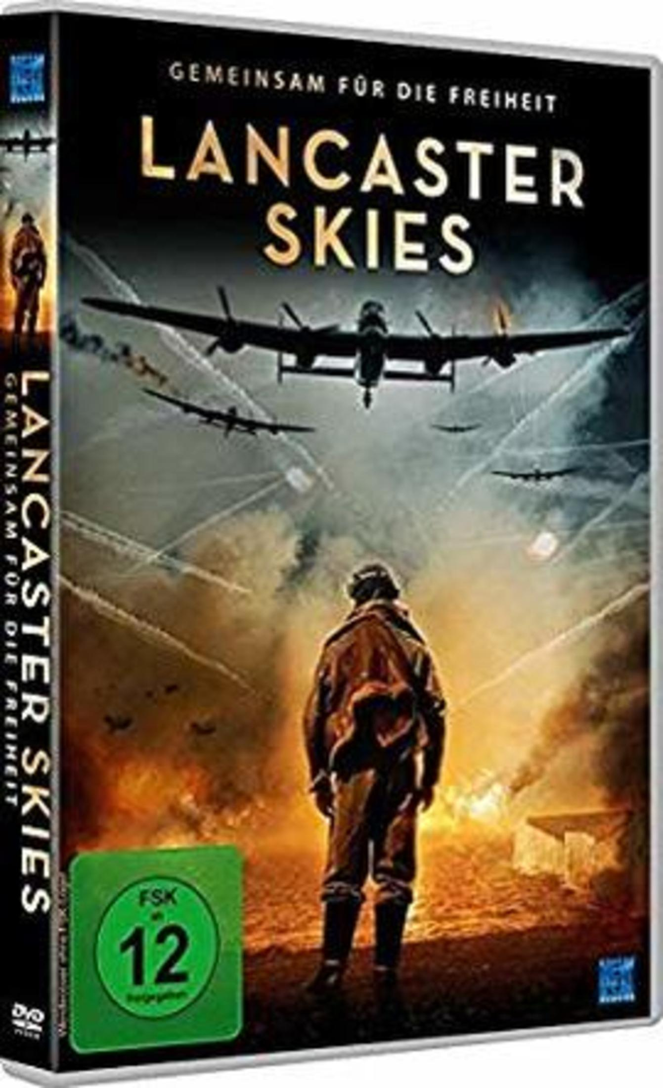Un soldato guarda aerei in decollo nel cielo. DVD "Lancaster Skies".