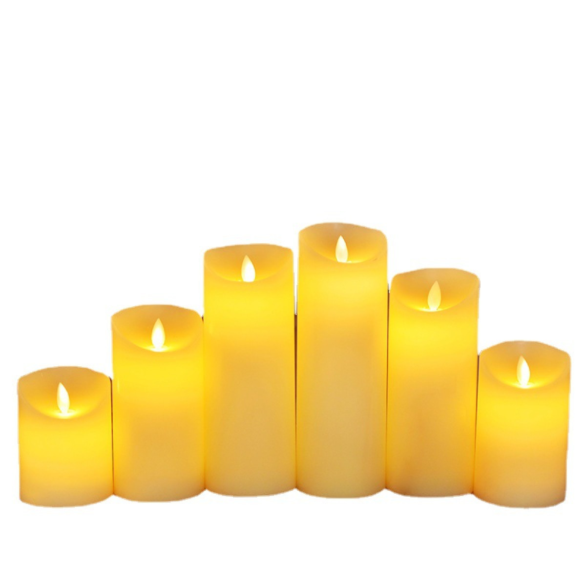 Sześć świec filarowych LED o różnej wysokości, świecących ciepłym żółtym światłem.