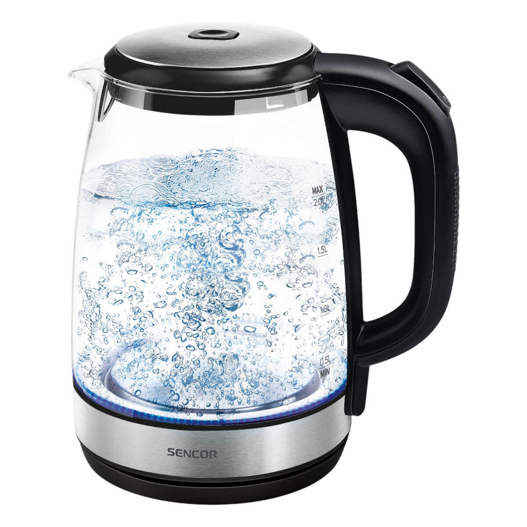Glazen waterkoker met kokend water, blauw licht aan de basis. Roestvrij staal en zwart handvat.