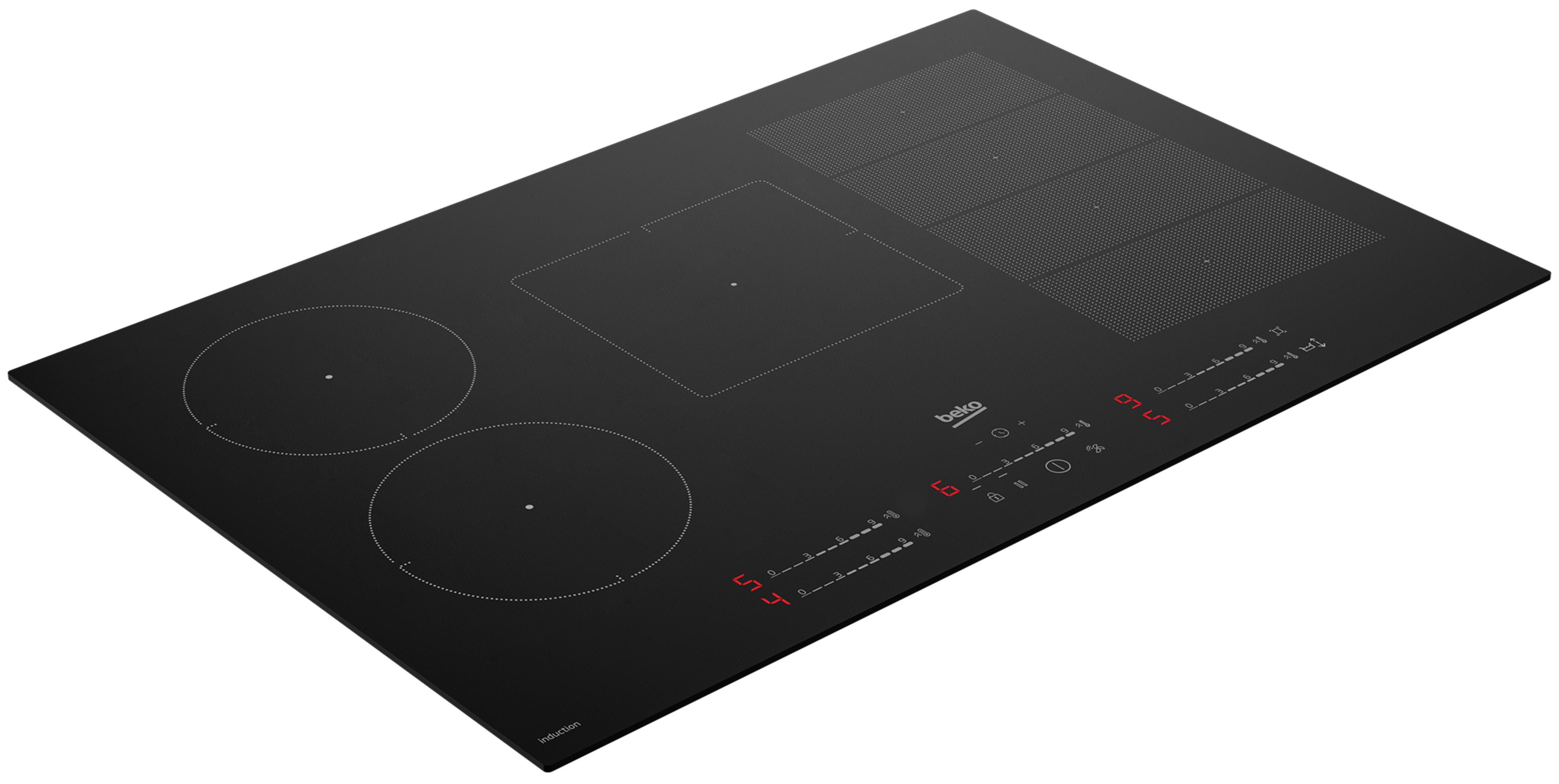 Piano cottura a induzione nero con quattro zone cottura e controlli digitali.
