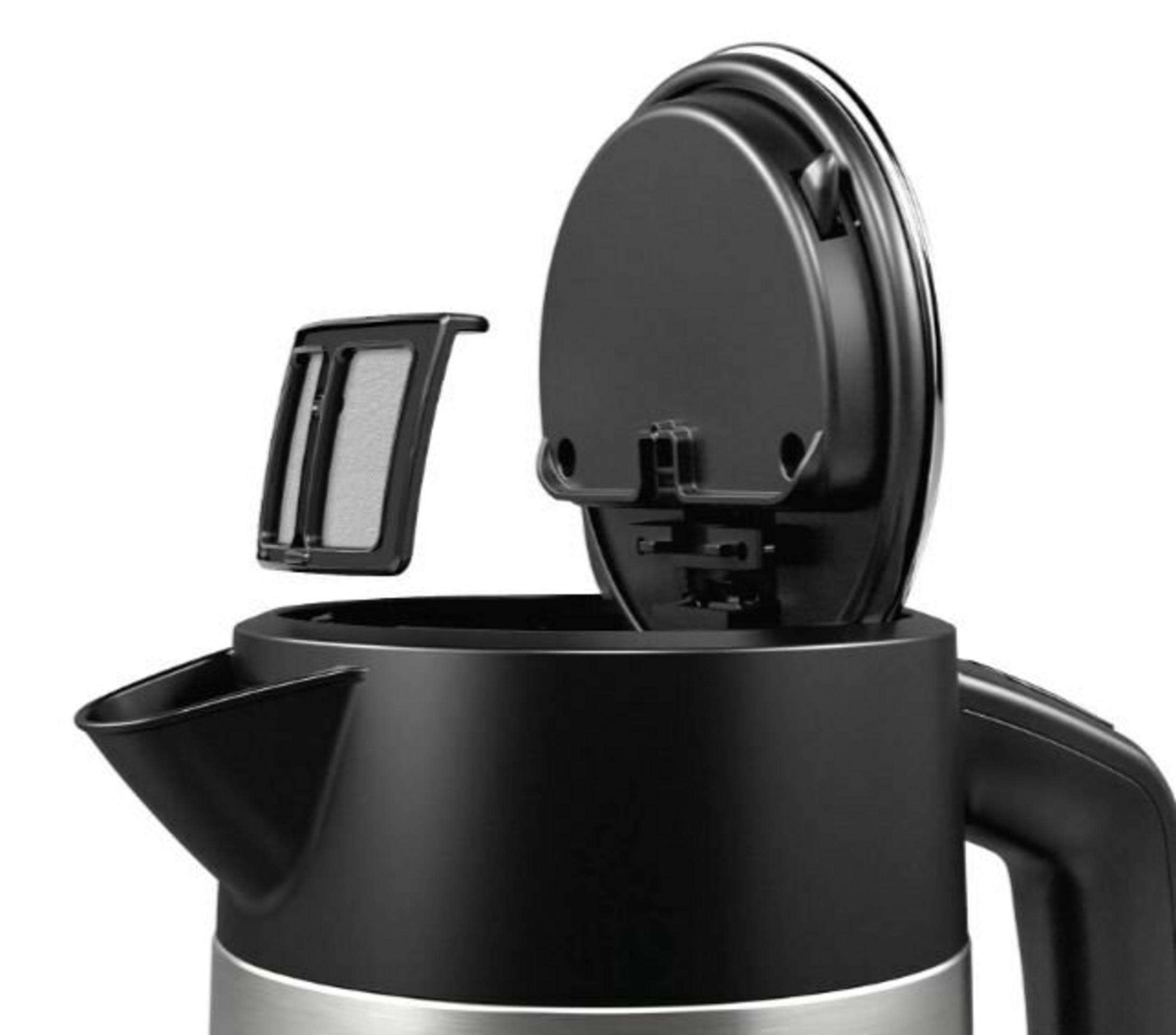 Un bollitore elettrico nero con coperchio aperto e filtro rimosso.