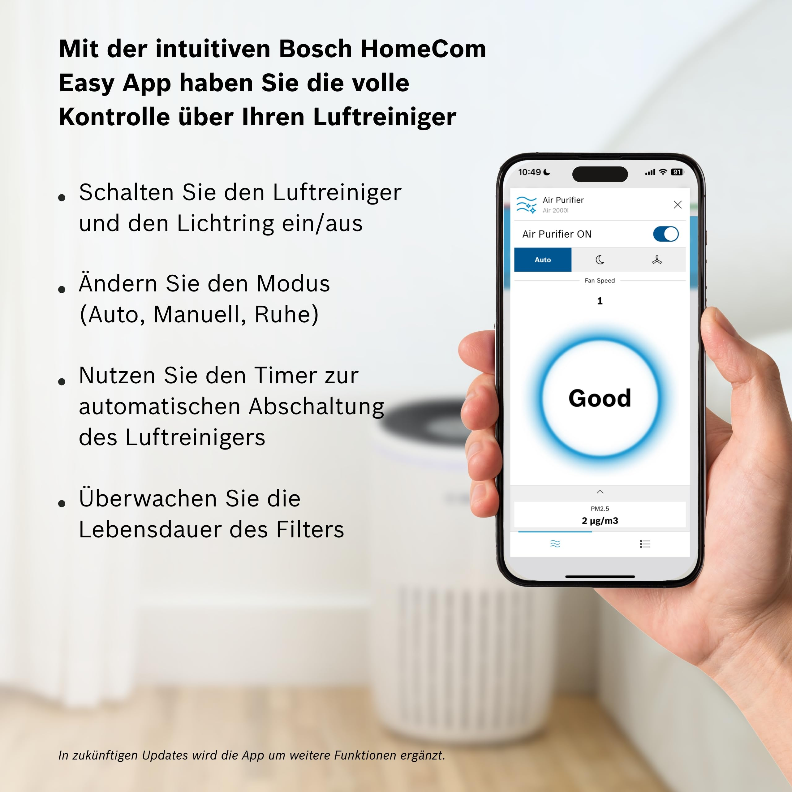 Ein Handy zeigt die Bosch HomeCom Easy App zur Steuerung eines Luftreinigers.