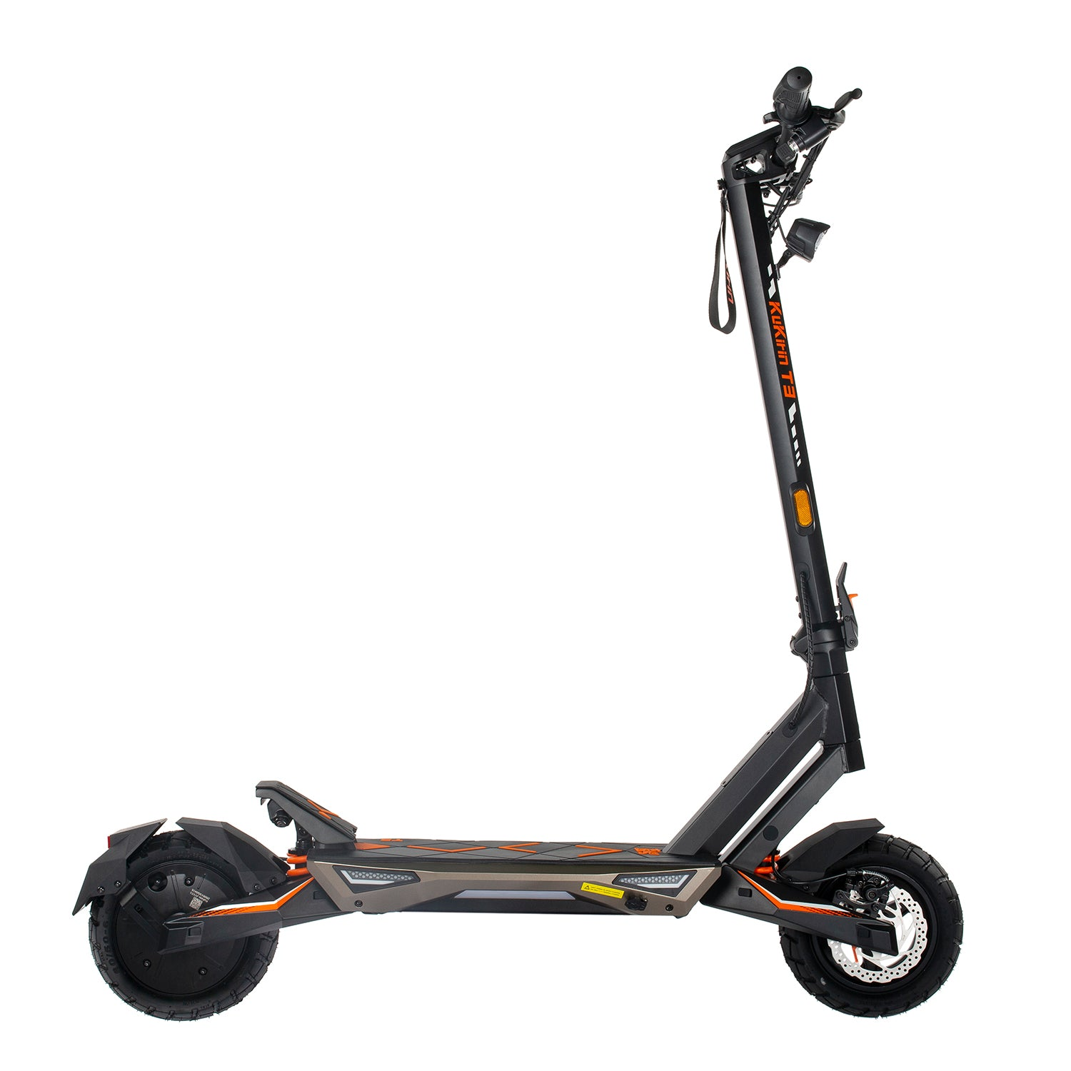 Uno scooter elettrico nero con accenti arancioni, un'ampia pedana e due ruote.