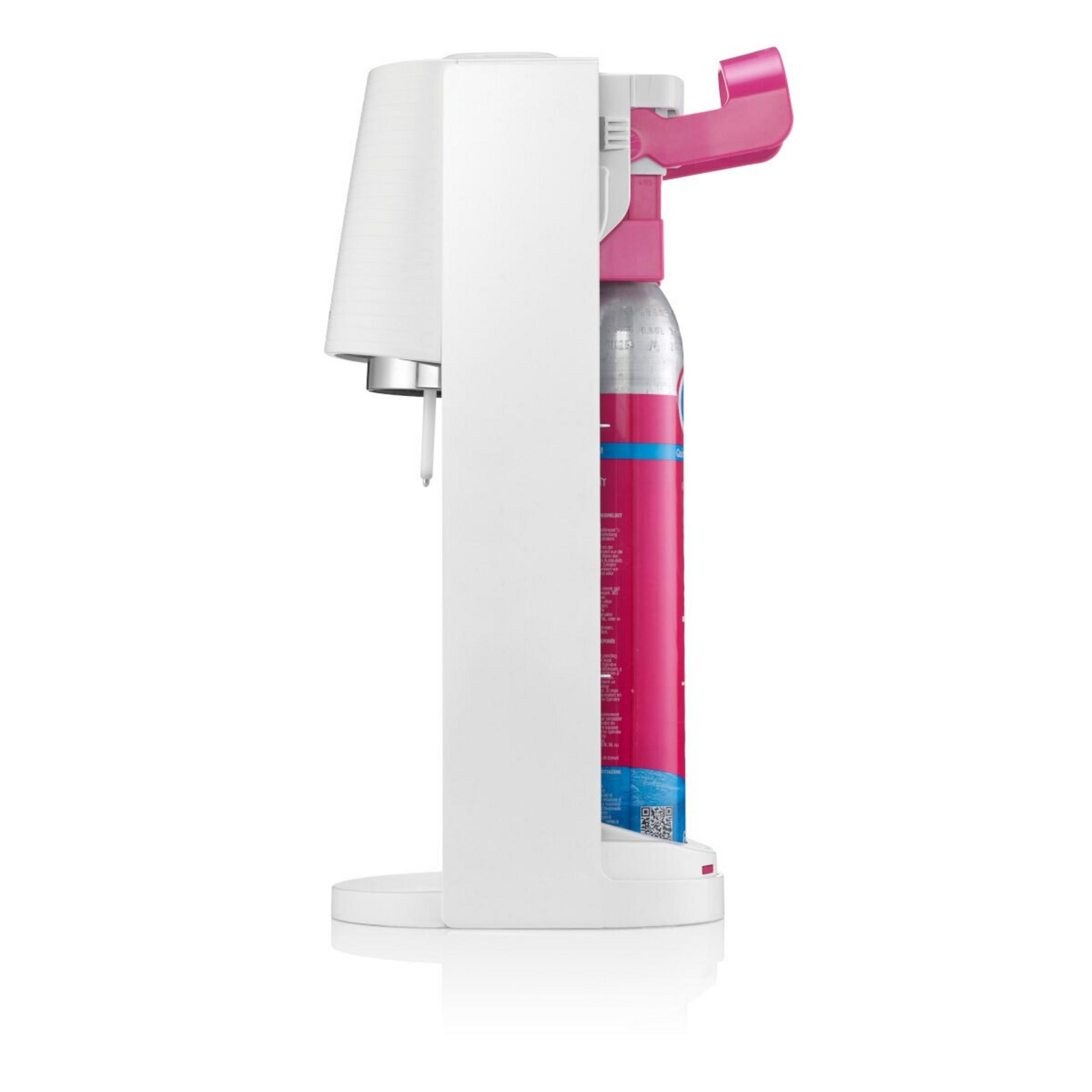 Een witte waterkoolzuurmaker met een roze hendel en een roze fles.