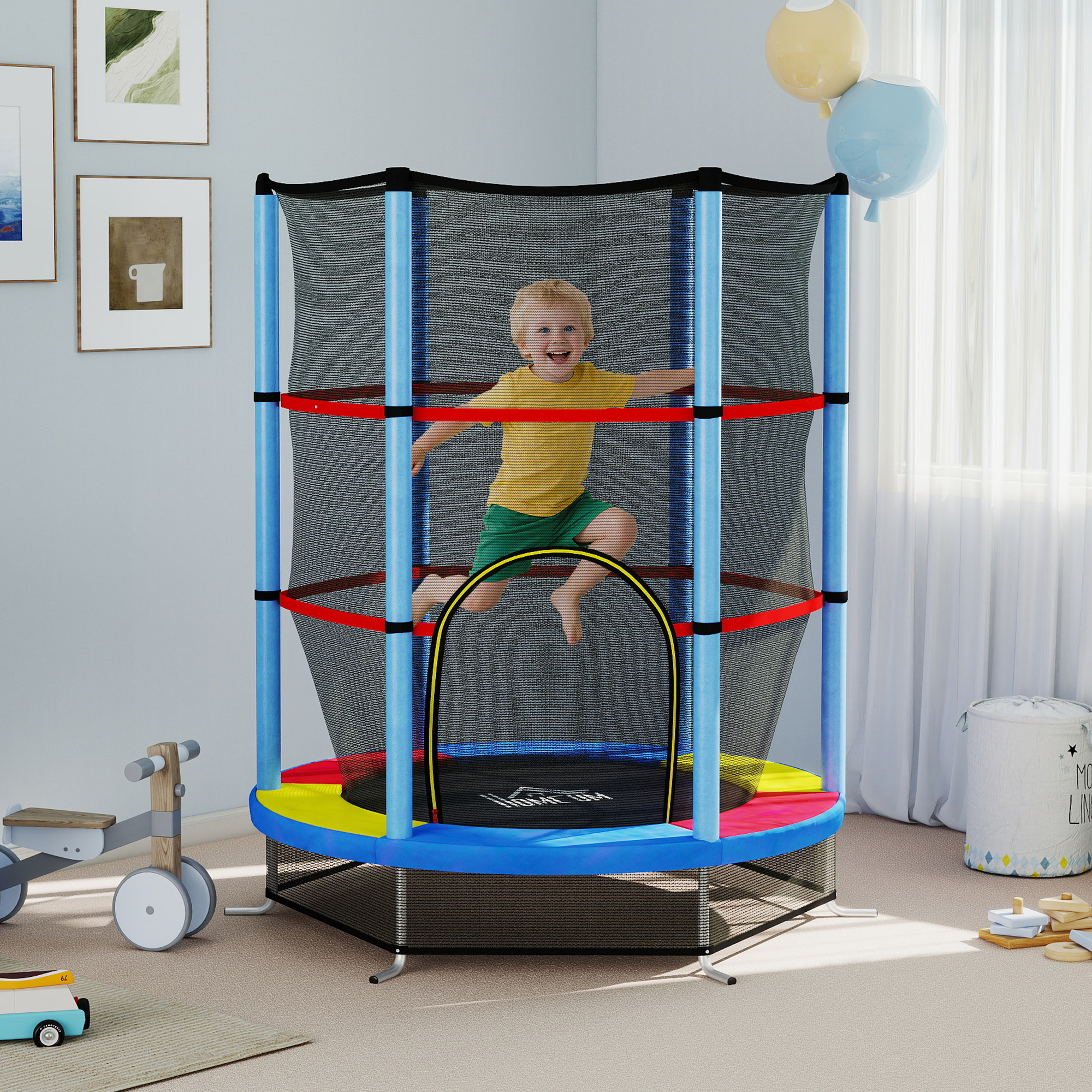 Un bambino felice salta su un trampolino colorato in una cameretta con giocattoli.