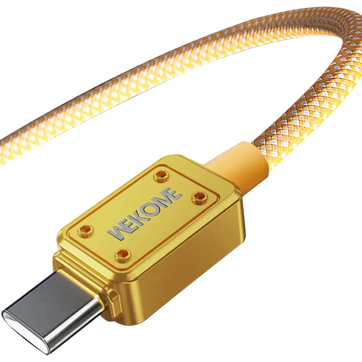 Un connecteur USB-C doré avec un câble jaune tressé.