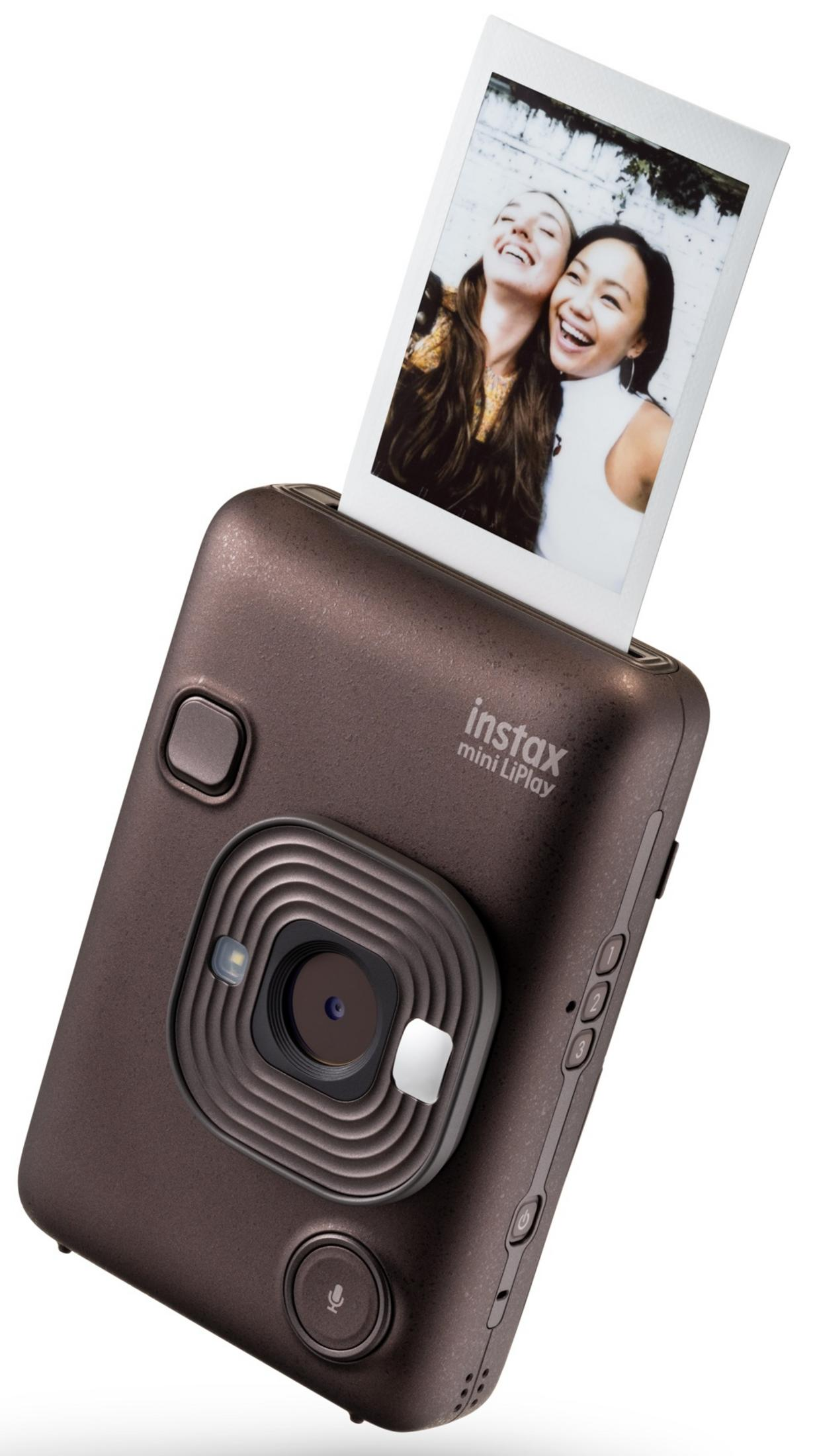 Brązowy aparat Instax mini LiPlay ze zdjęciem dwóch śmiejących się kobiet wychodzących od góry.