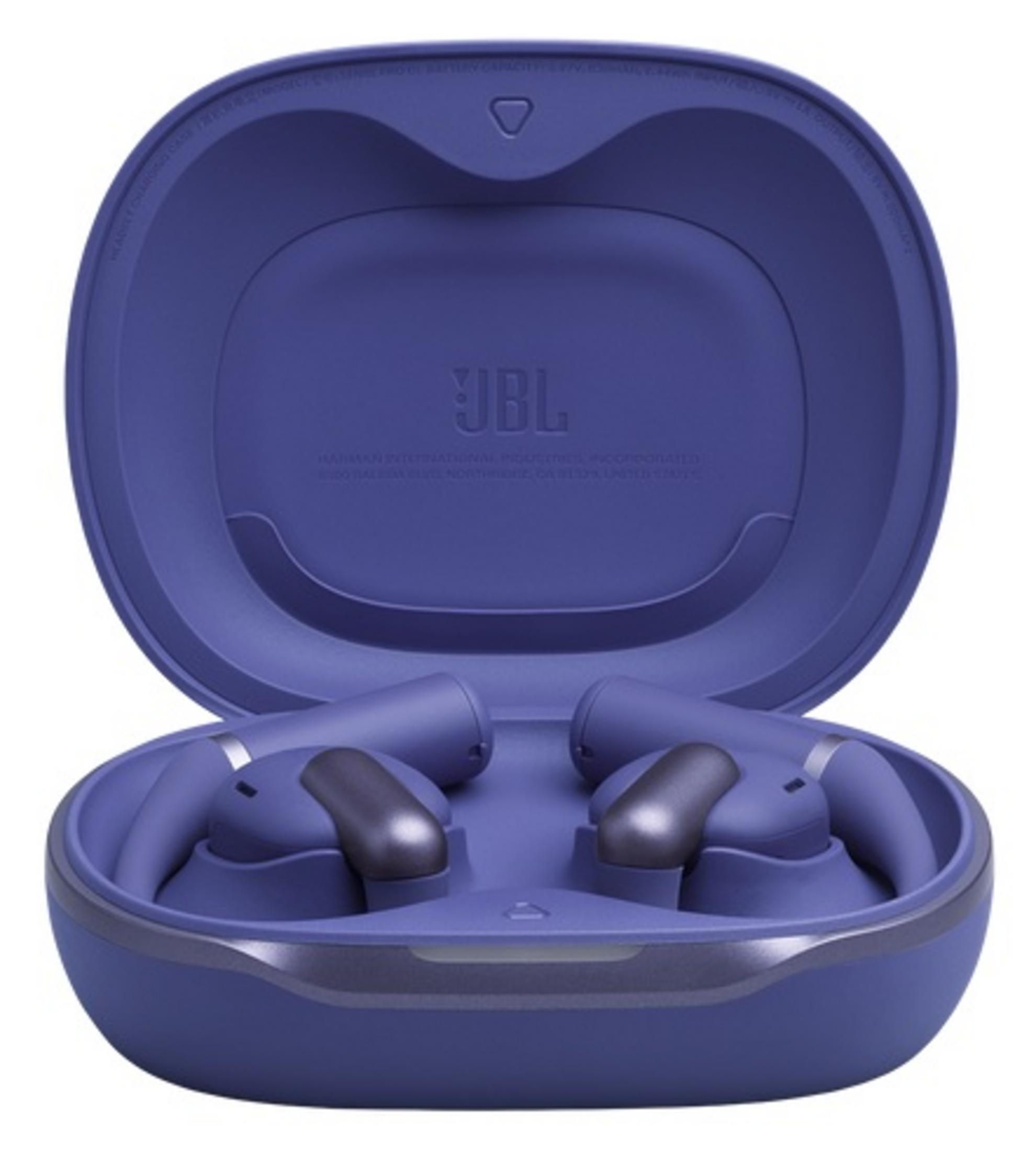 Auricolari JBL viola in una custodia di ricarica aperta, sfondo bianco.