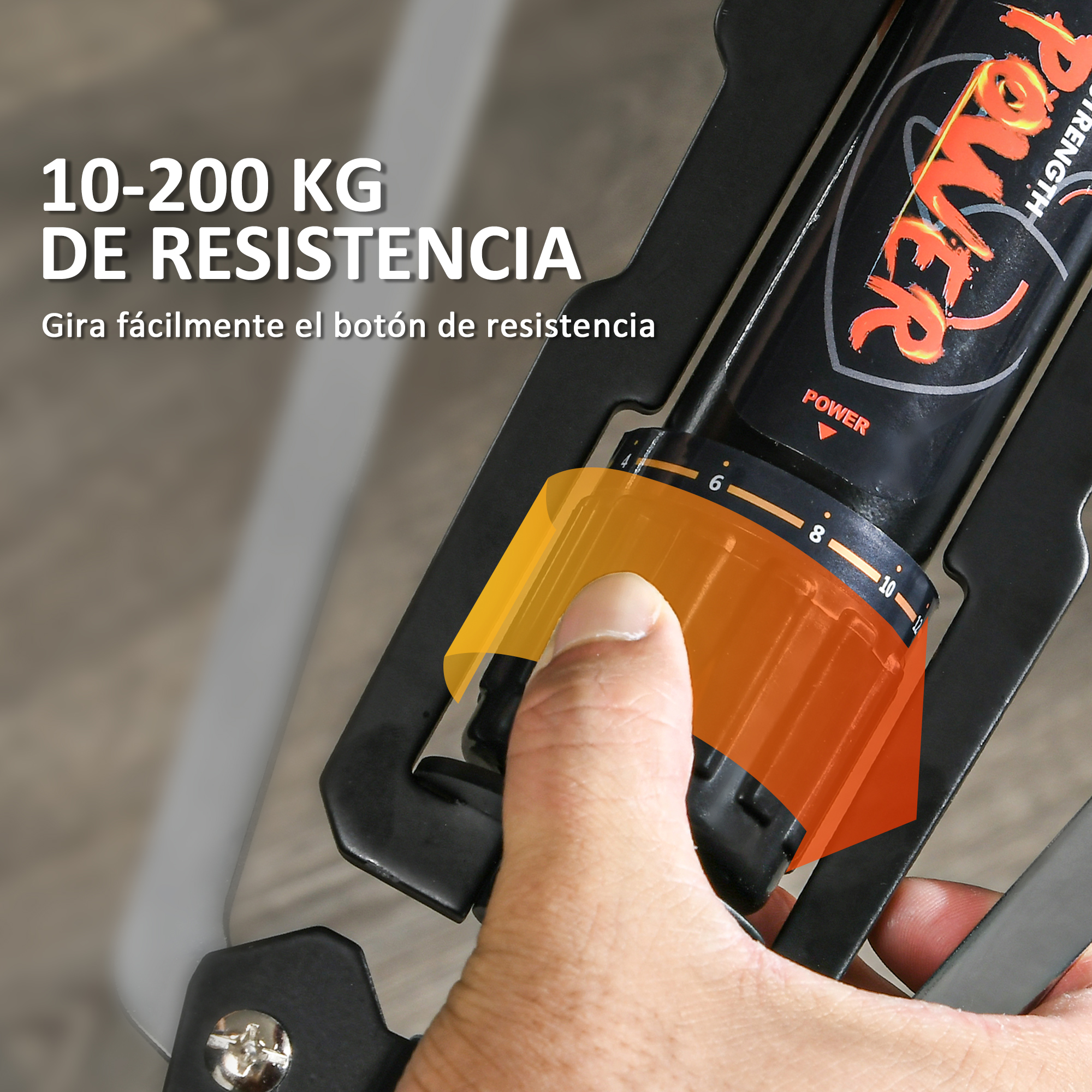 Un dedo gira un dial naranja en un ejercitador de agarre manual negro con escala.