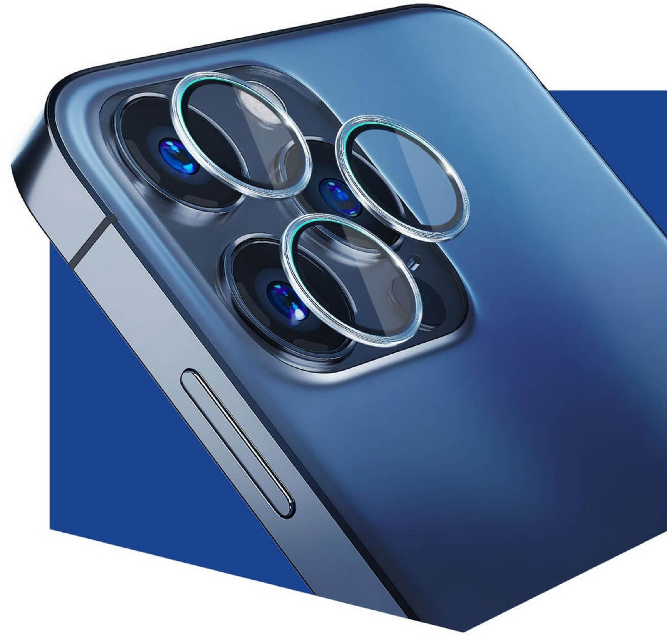 Gros plan du dos d'un smartphone bleu, montrant trois objectifs d'appareil photo avec verre protecteur.