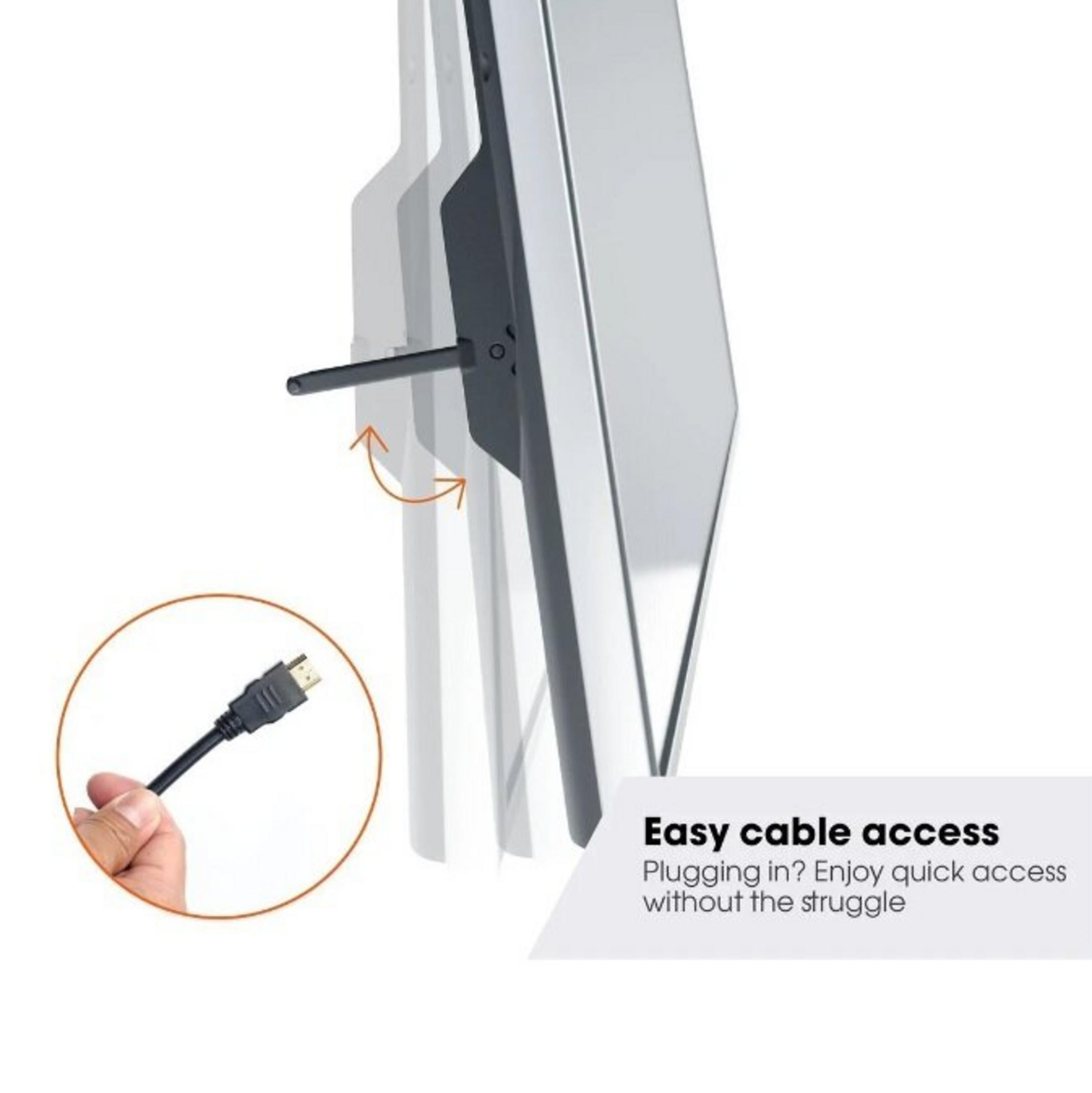 Una mano tiene un connettore di cavo HDMI vicino a un display moderno ed elegante con facile accesso ai cavi.