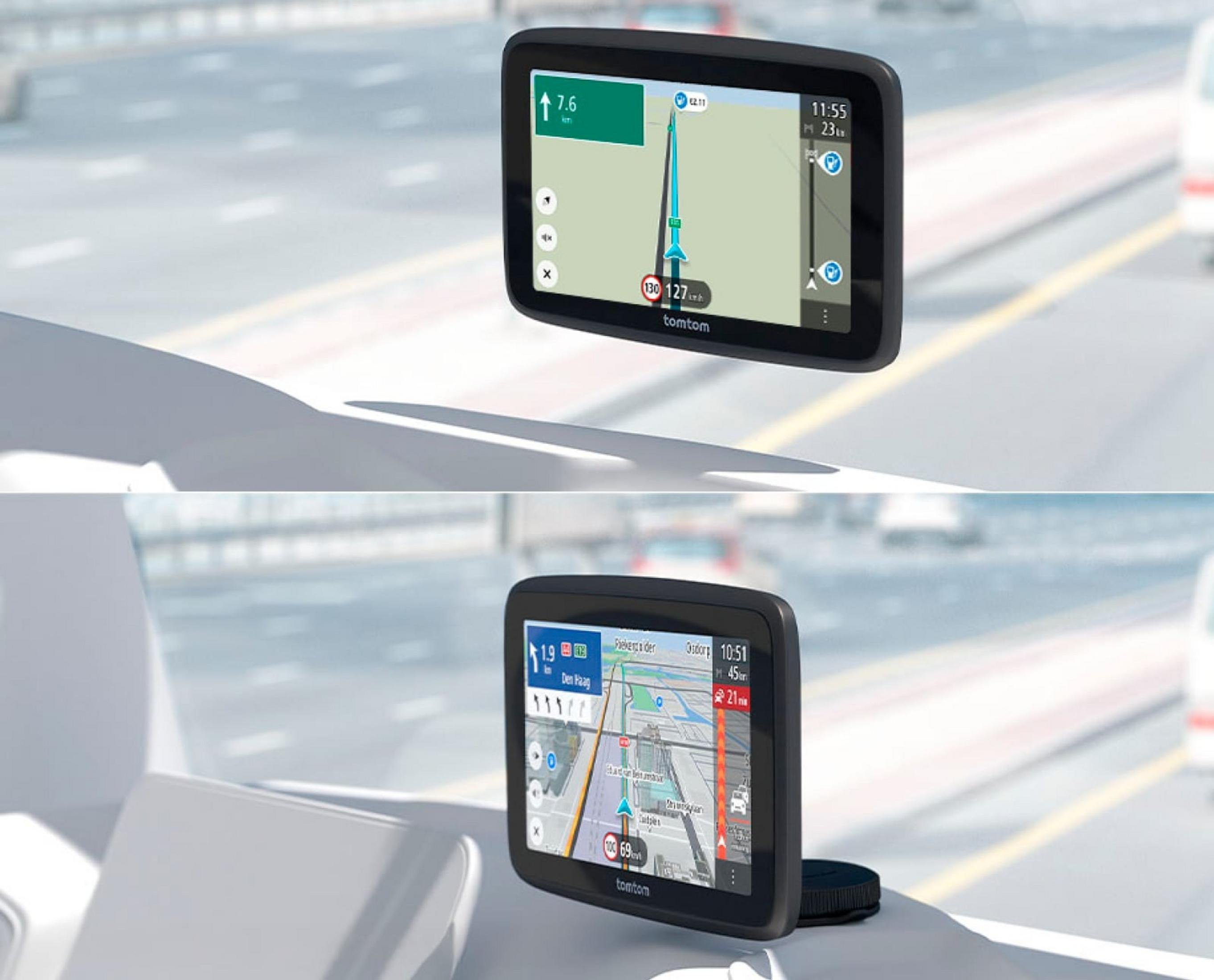 Due viste di un dispositivo GPS TomTom montato sul cruscotto di un'auto, che mostrano percorsi di navigazione.