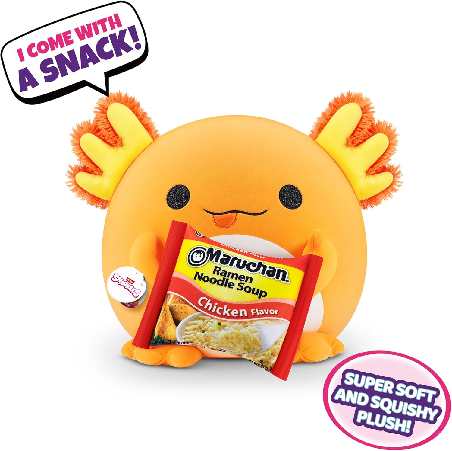 Ein orangefarbenes Plüschtier-Axolotl hält eine Maruchan-Ramenpackung. Es hat flauschige orange Kiemen und Füße.
