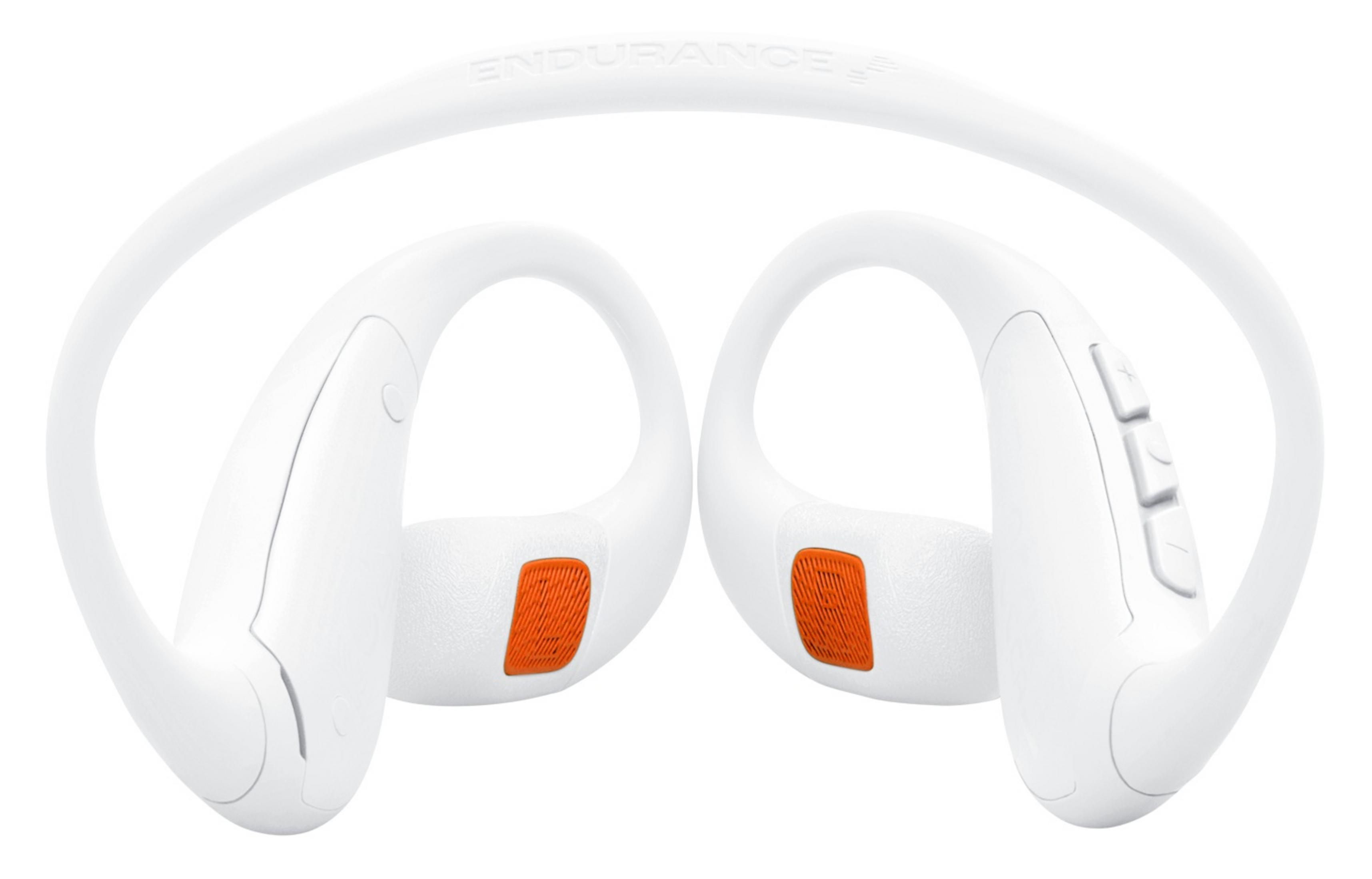 Auricolari bianchi con accenti arancioni e fascia sopra la testa.