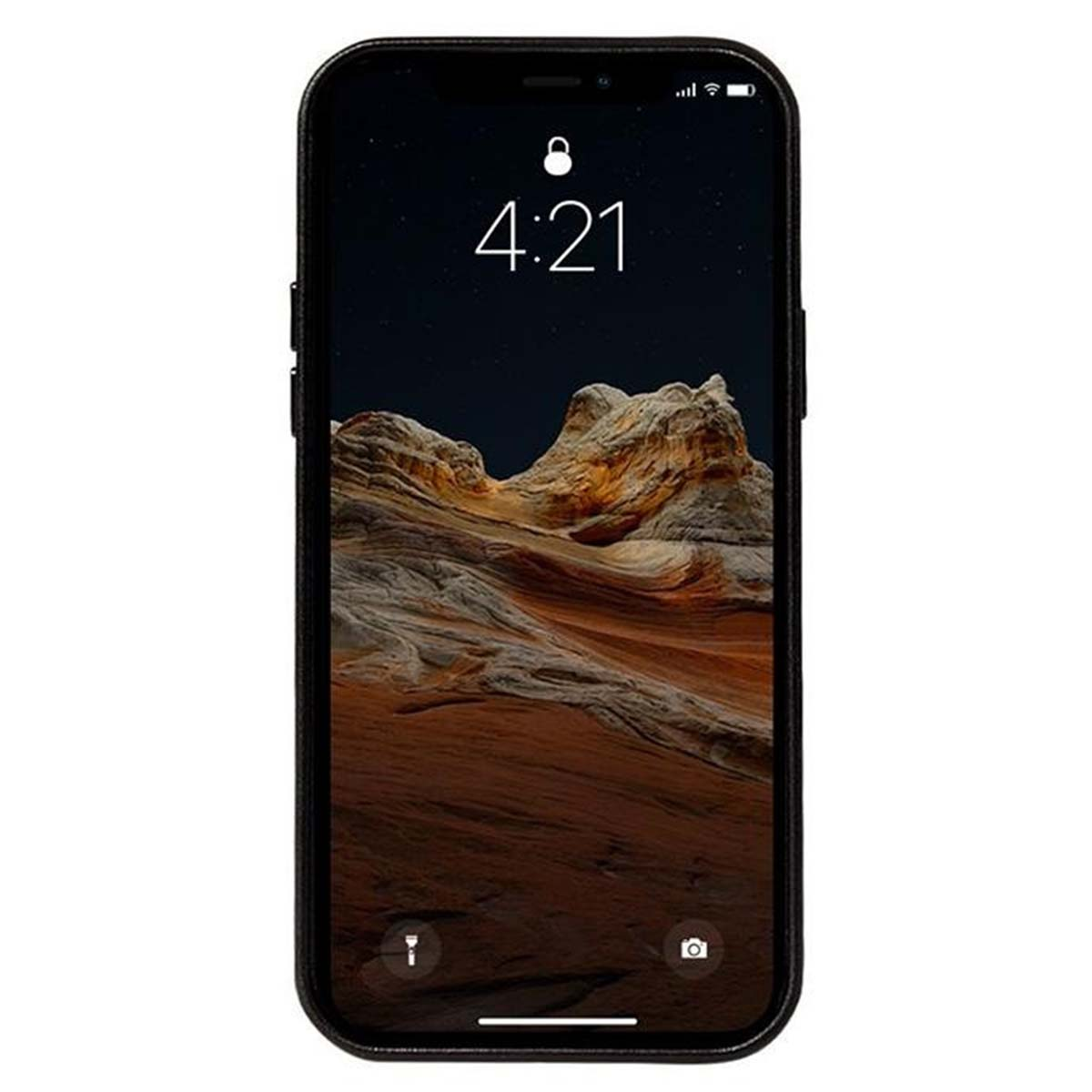 Uno smartphone mostra le 4:21 e uno sfondo di paesaggio desertico.