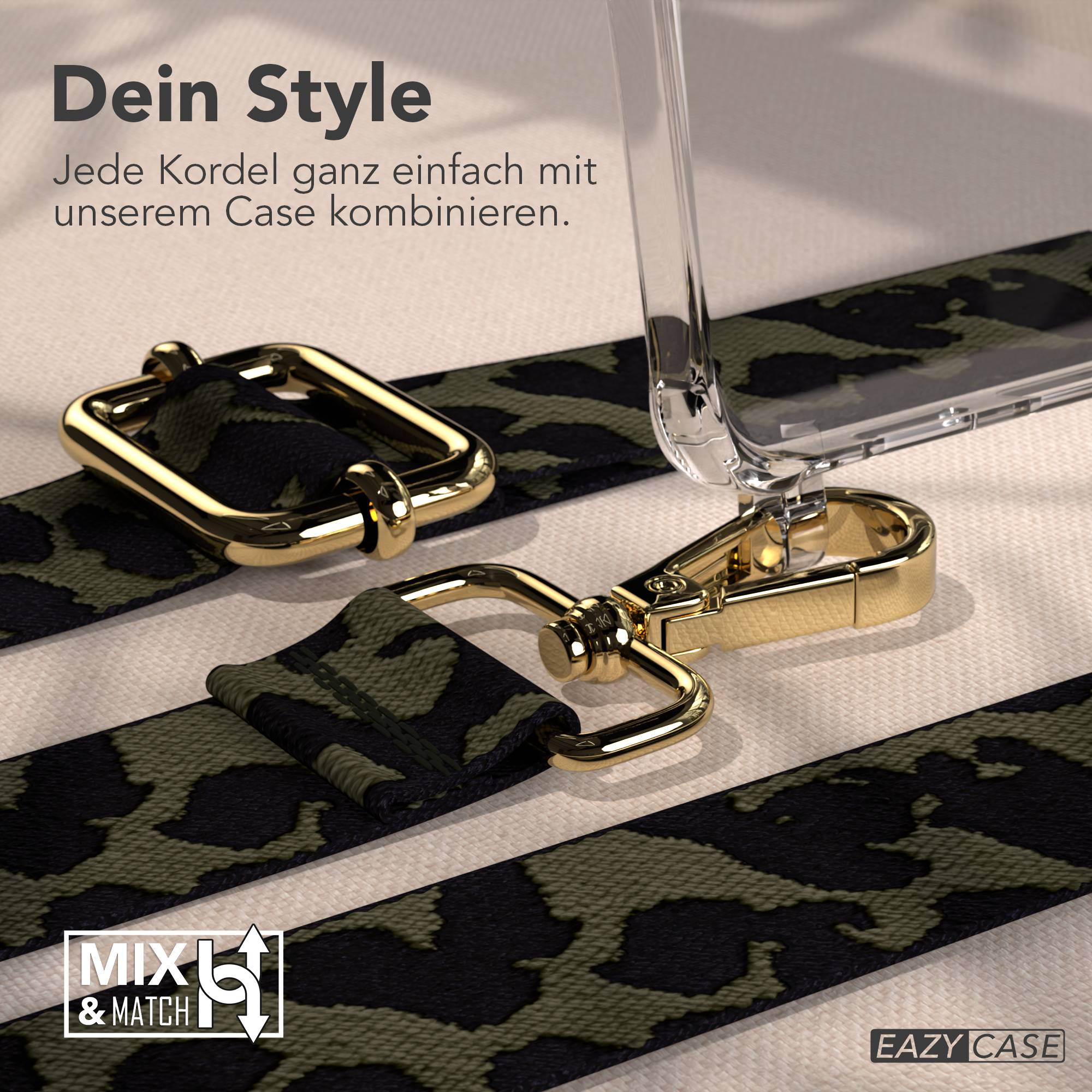 Ein camouflagefarbenes Band mit goldener Hardware wird an einer Hülle befestigt.