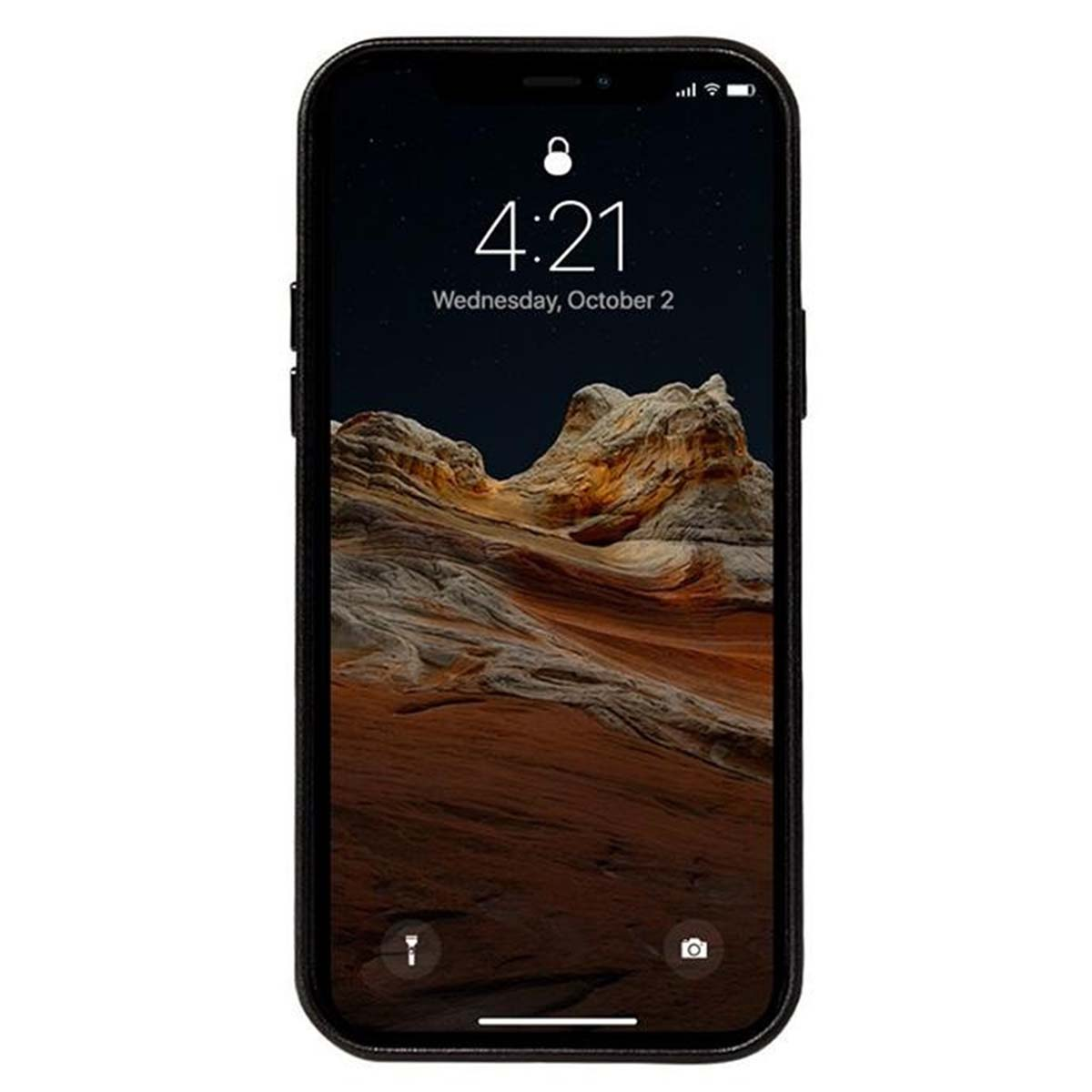 Blocco schermo iPhone mostra 4:21, mercoledì 2 ottobre con sfondo paesaggio desertico.