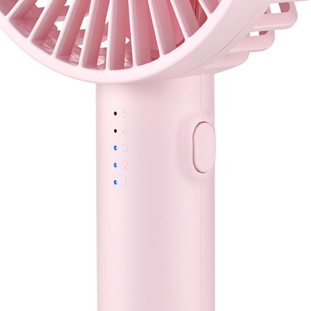 Primo piano di un ventilatore portatile rosa che mostra un pulsante di accensione e cinque spie luminose, con due luci blu accese.