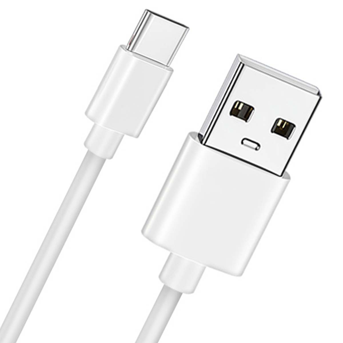 Cavo USB-A a USB-C bianco con connettori argentati su sfondo bianco.