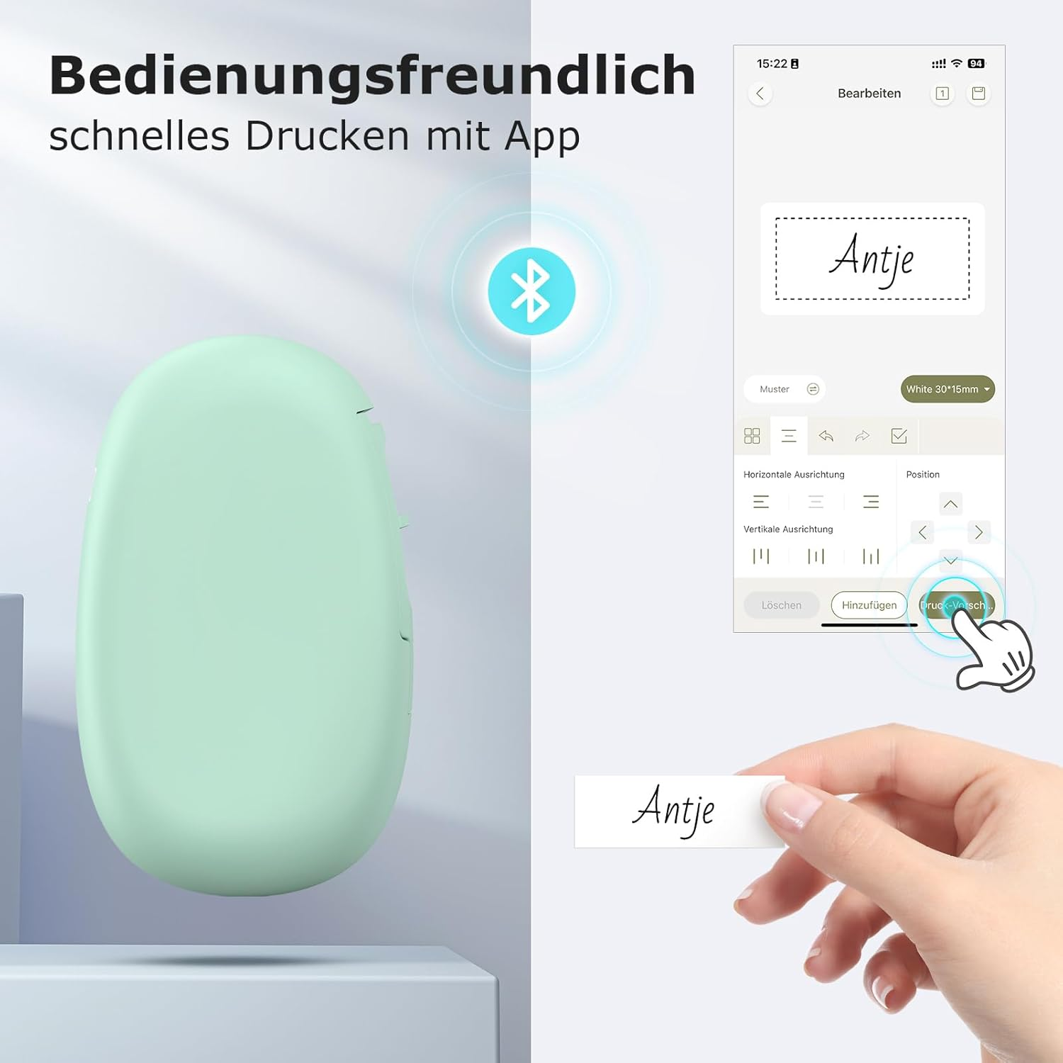 Ein mintgrüner Etikettendrucker, App-Ansicht und fertiges Etikett mit Antje.