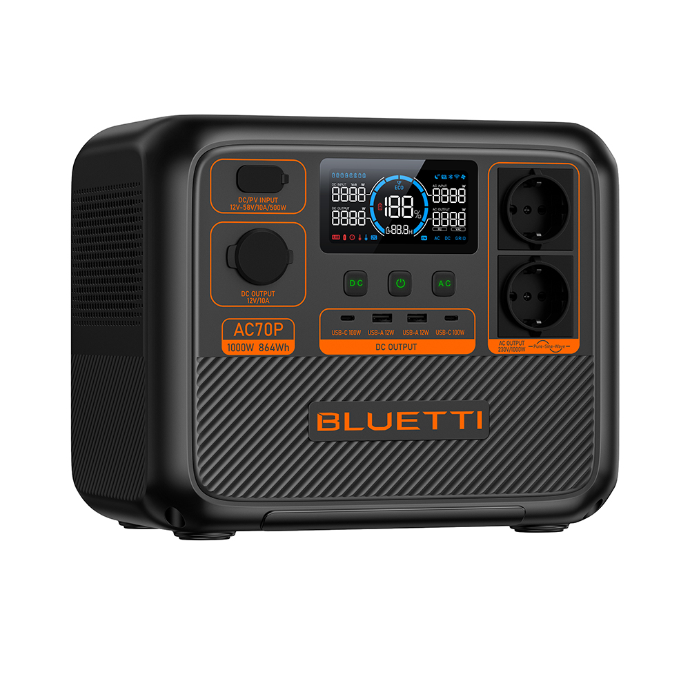 Estación de energía BLUETTI AC70P negra con pantalla digital, puertos y logo naranja.