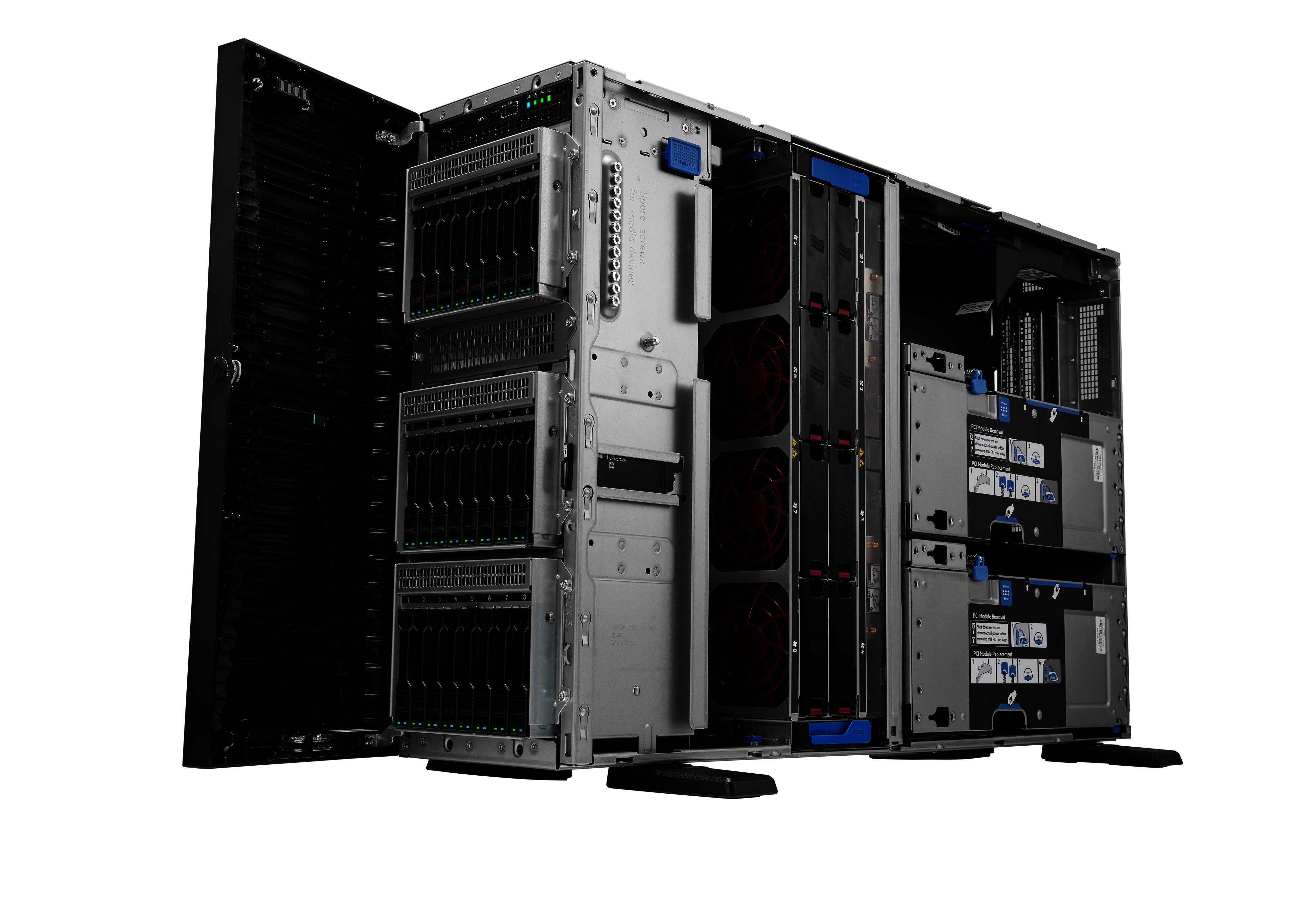 Un rack server aperto con più alloggiamenti per dischi e ventole.