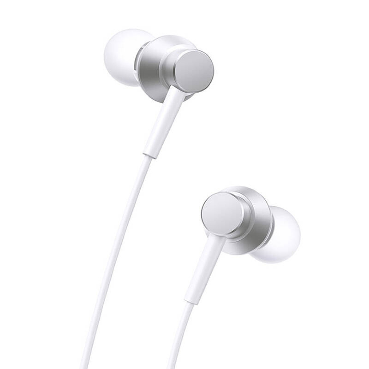 Witte in-ear oordopjes met zilveren accenten op witte achtergrond.