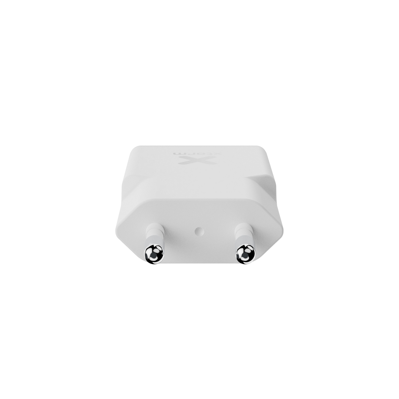 Un dispositivo bianco con due connettori argentati su sfondo bianco.