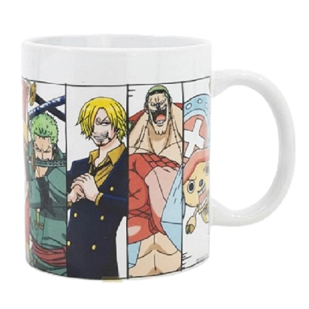 Una taza blanca con personajes de anime en paneles: Zoro, Sanji, Franky y Chopper.