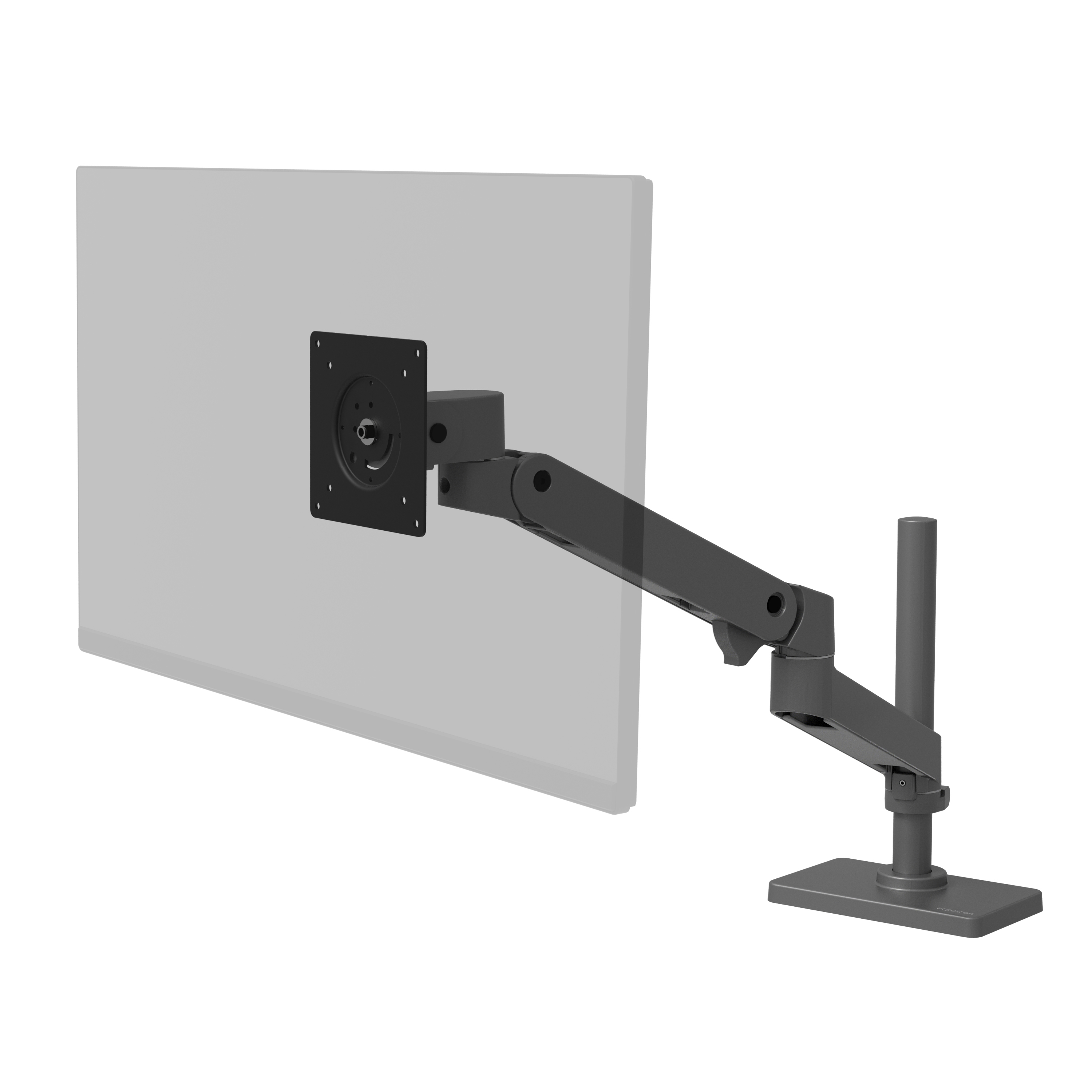 Un braccio monitor grigio con base e piastra di montaggio davanti a uno schermo traslucido.