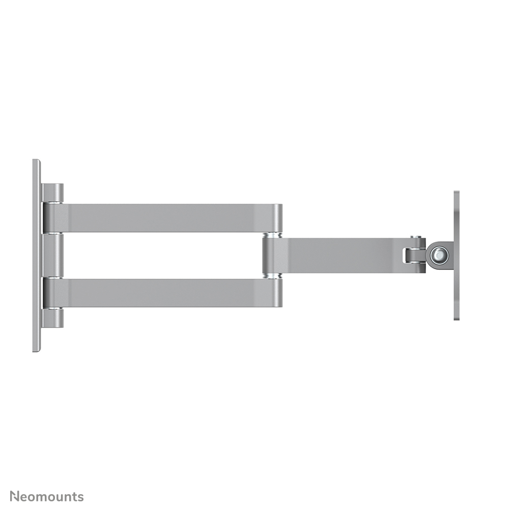 Een zilveren monitorzwenkarm aan de muur gemonteerd.
