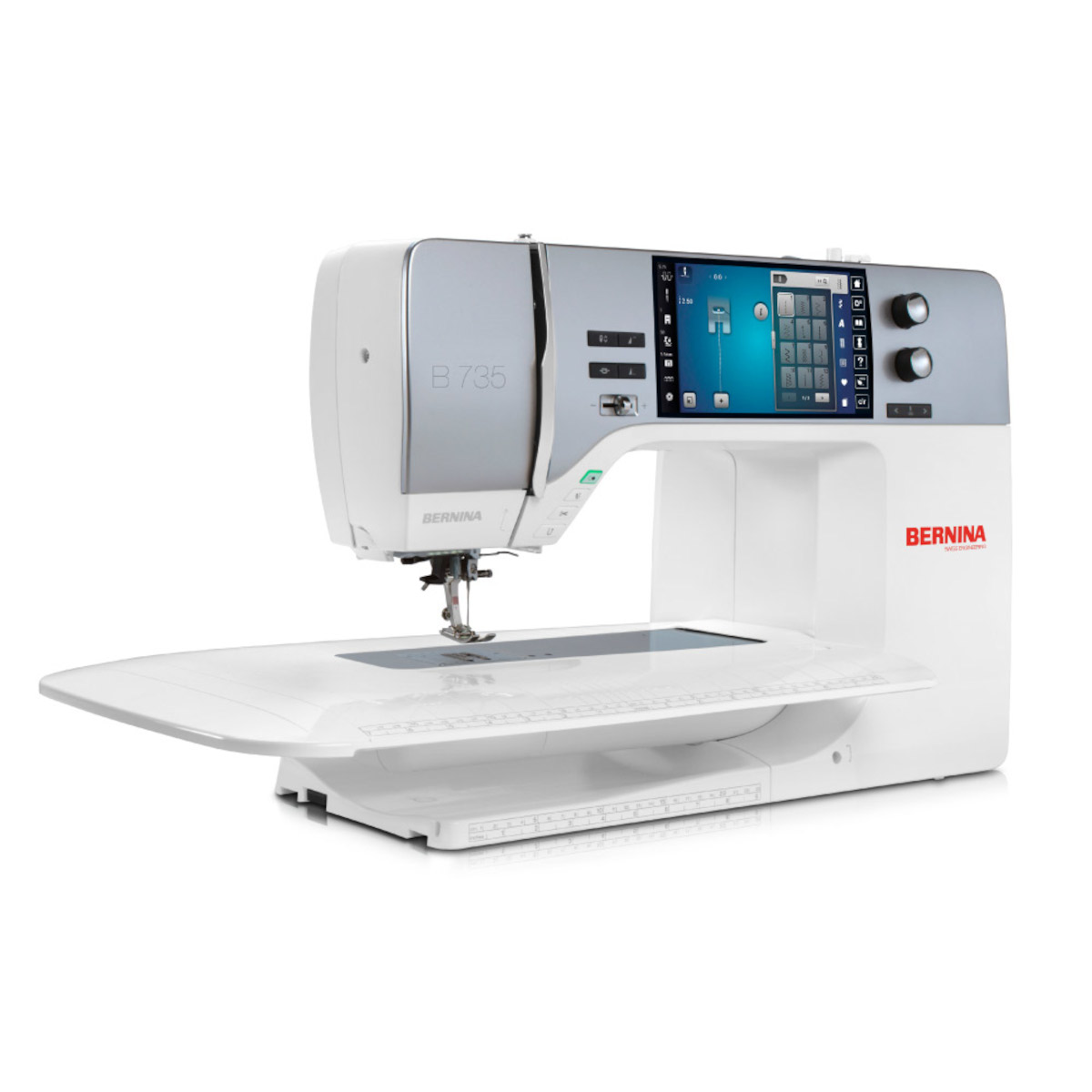 Una máquina de coser Bernina blanca B 735 con pantalla táctil y mesa extensora.