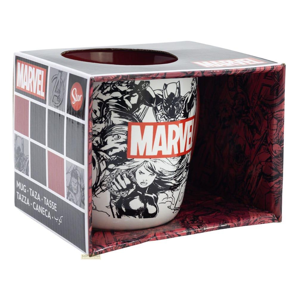 Taza Marvel con personajes de cómic en blanco y negro y logo rojo.