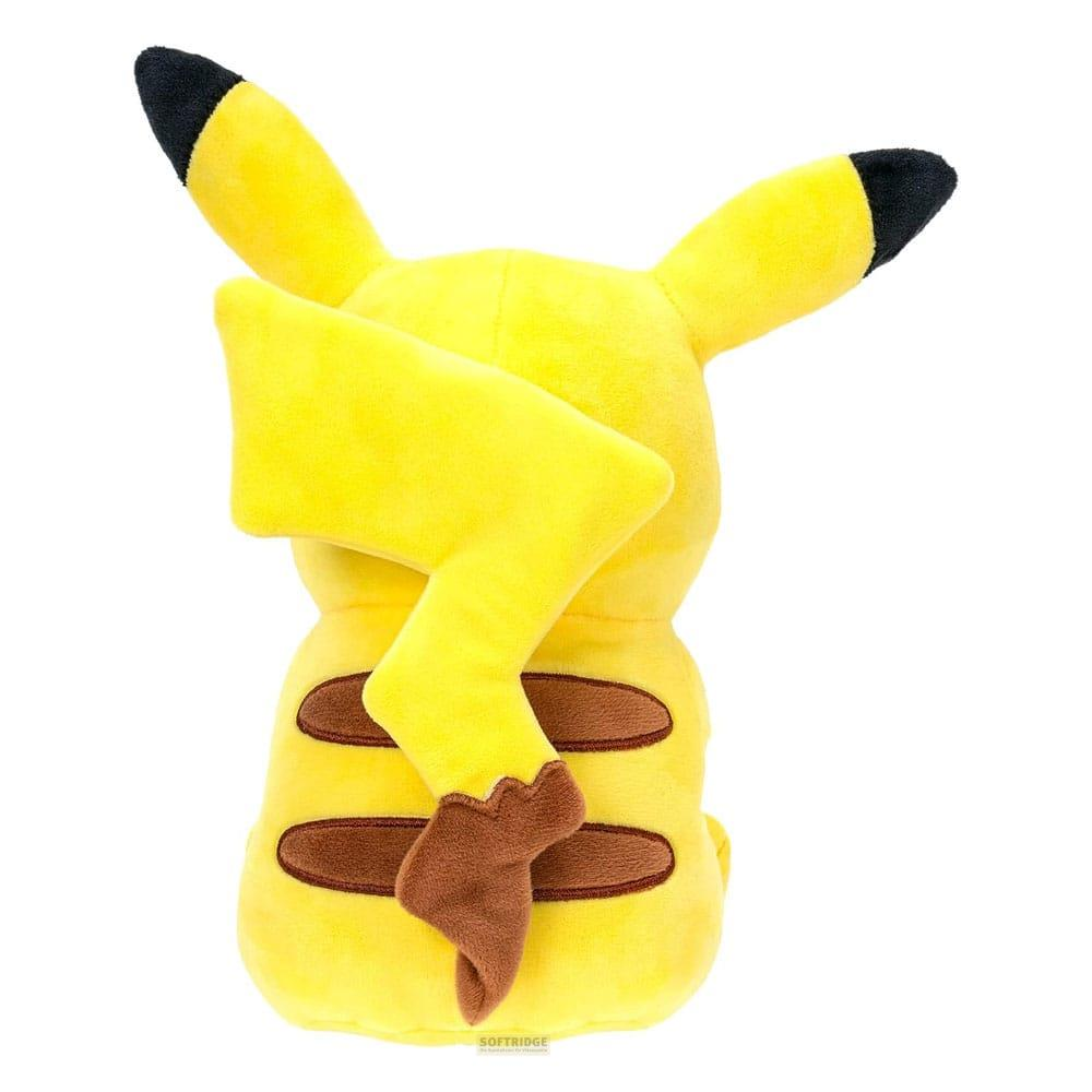 Peluche di Pikachu visto da dietro, con orecchie rosse e punta della coda nera.