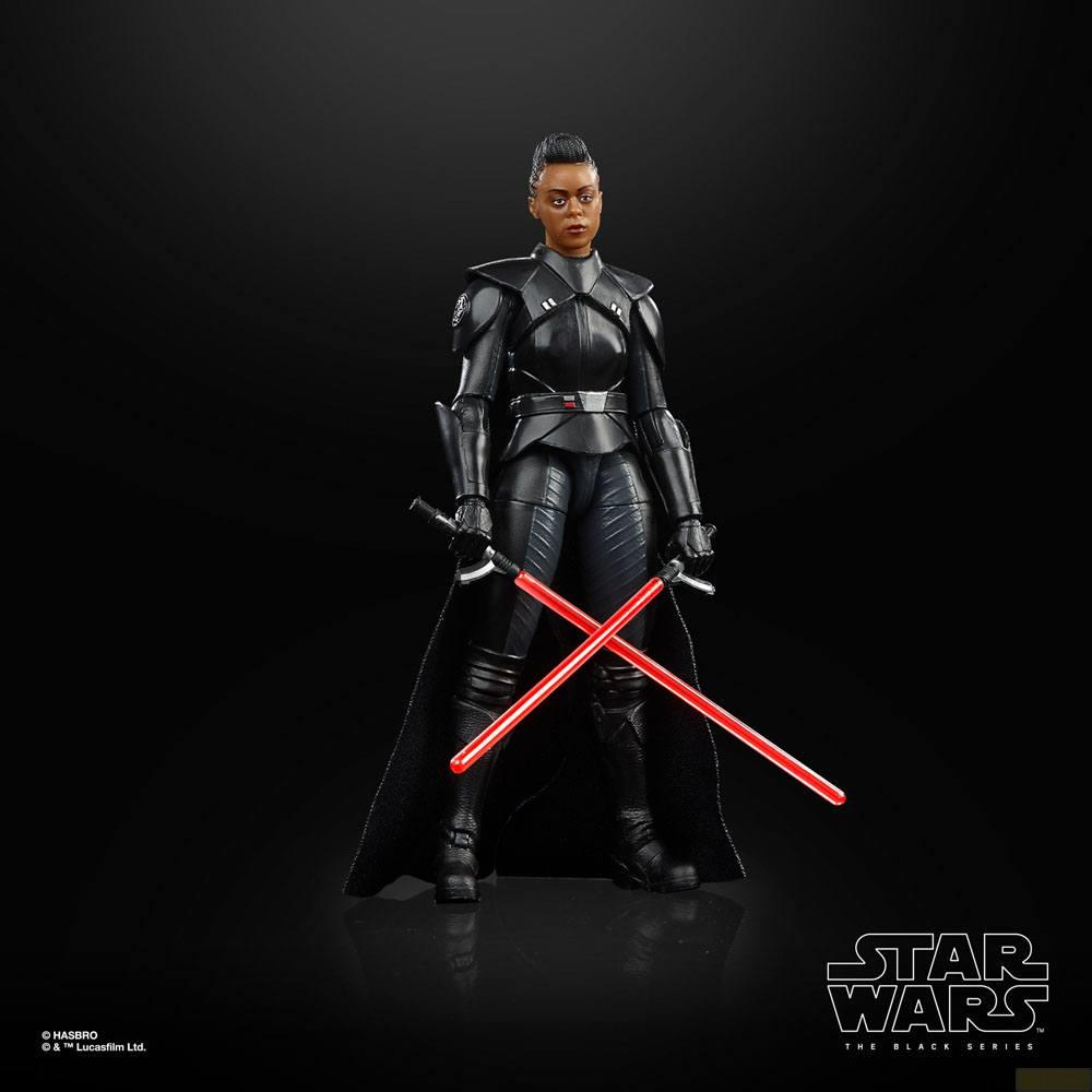 Postać kobieca w czarnej zbroi trzyma dwa czerwone miecze świetlne.